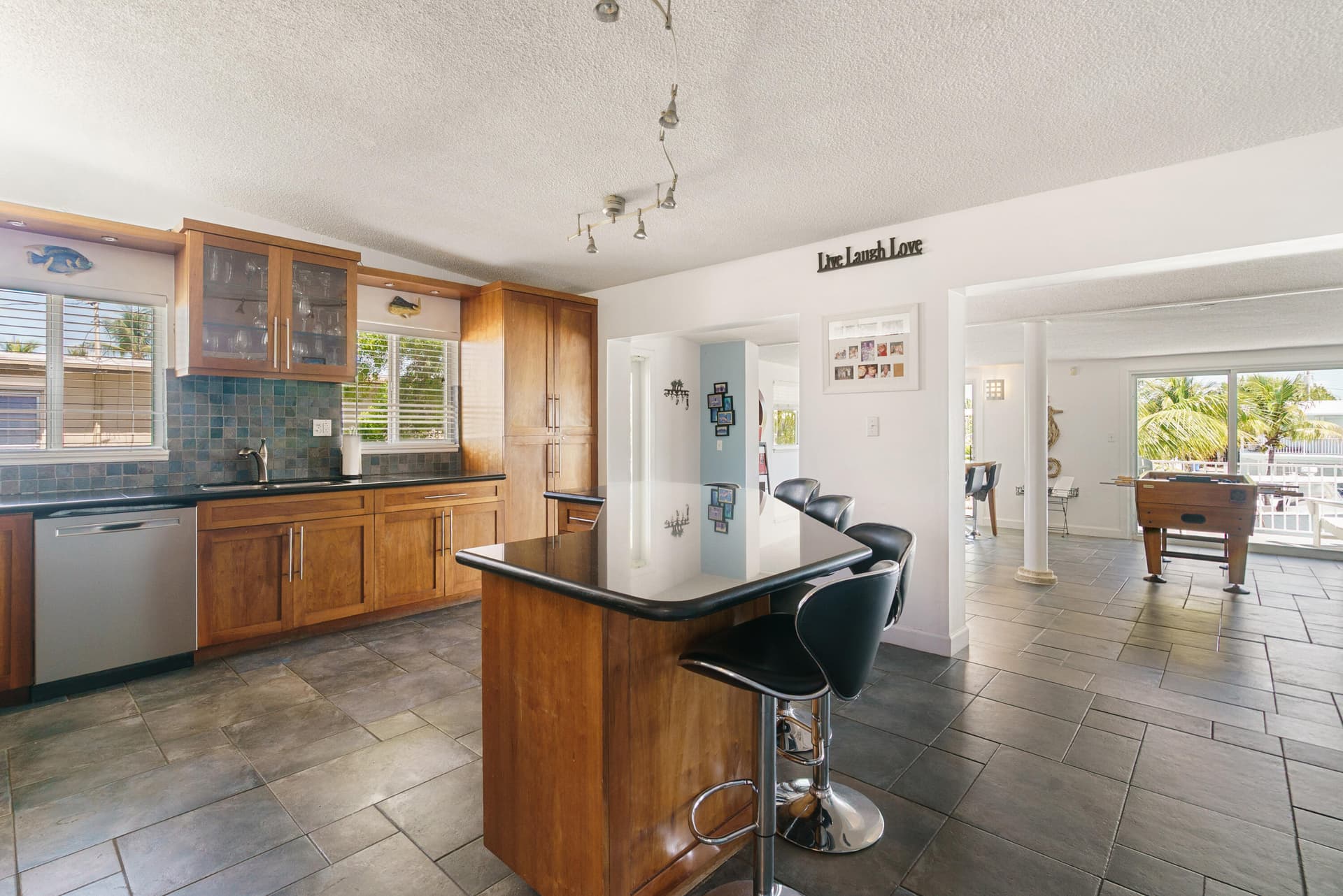 189 Ocean Drive photo 20