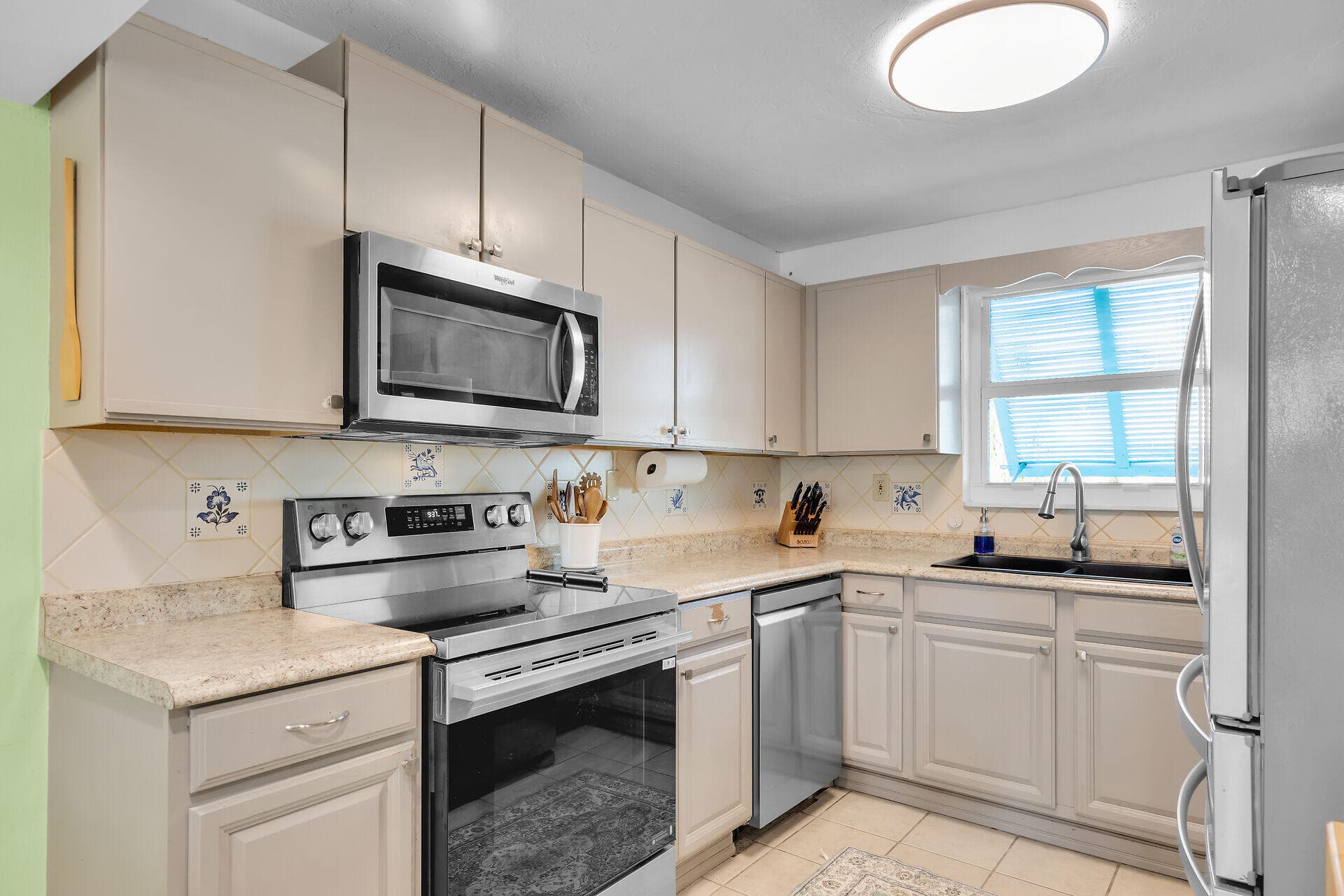 190 10Th Street 190 photo 9