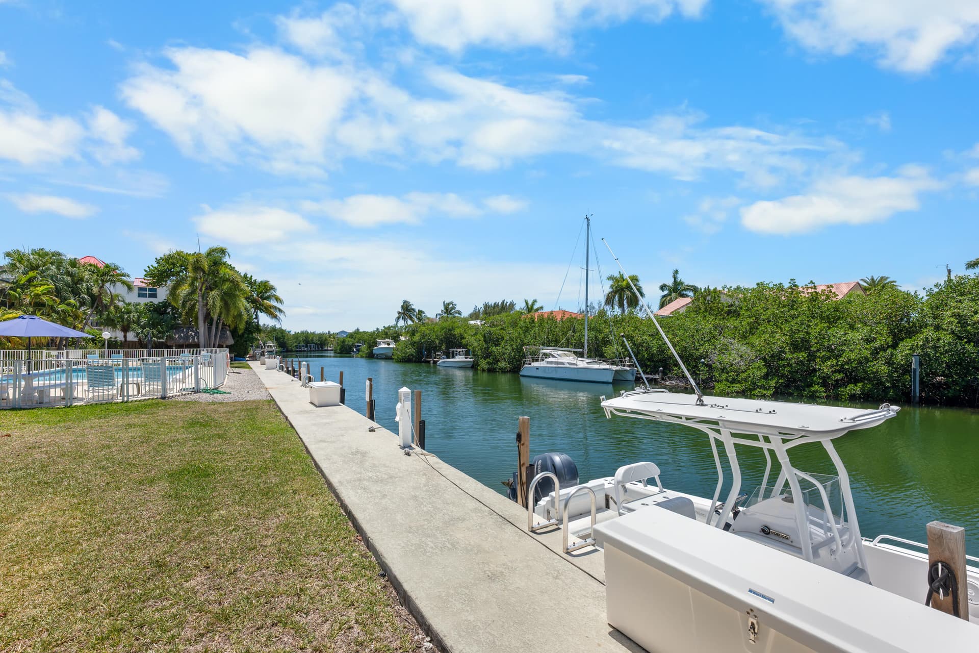 591 Sombrero Beach Road APT 1B photo 2