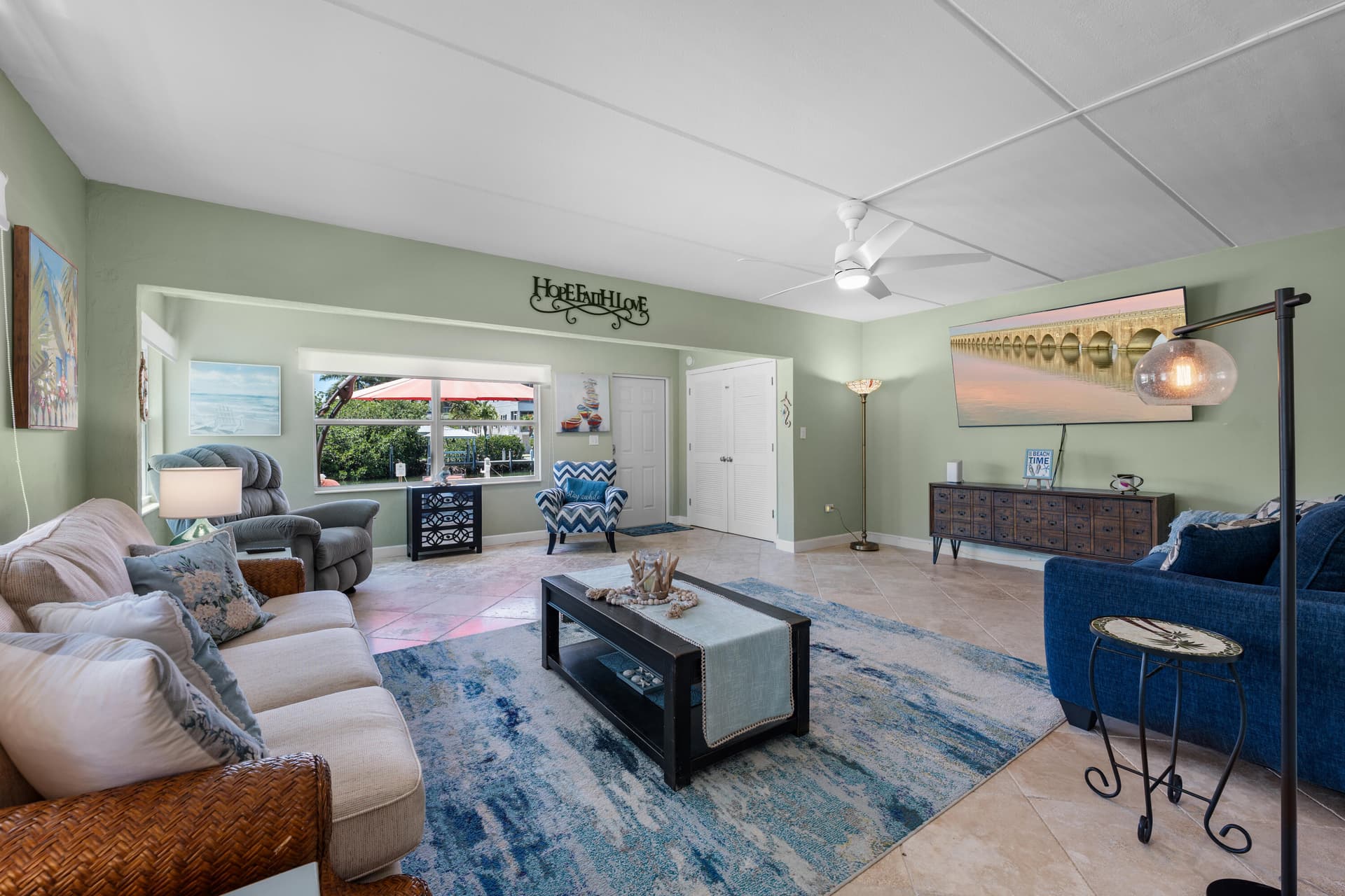 591 Sombrero Beach Road APT 1B photo 4