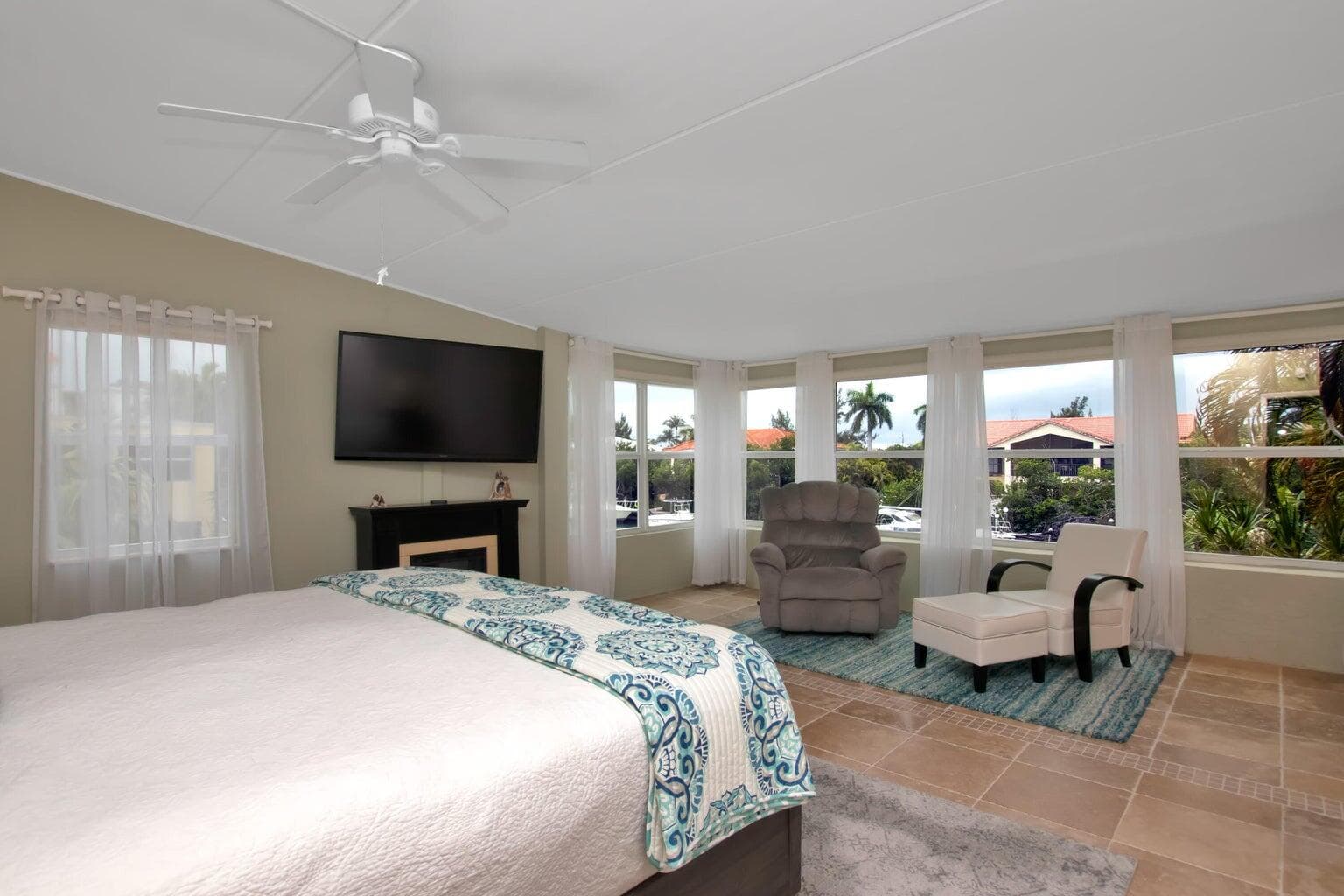 591 Sombrero Beach Road APT 1B photo 14