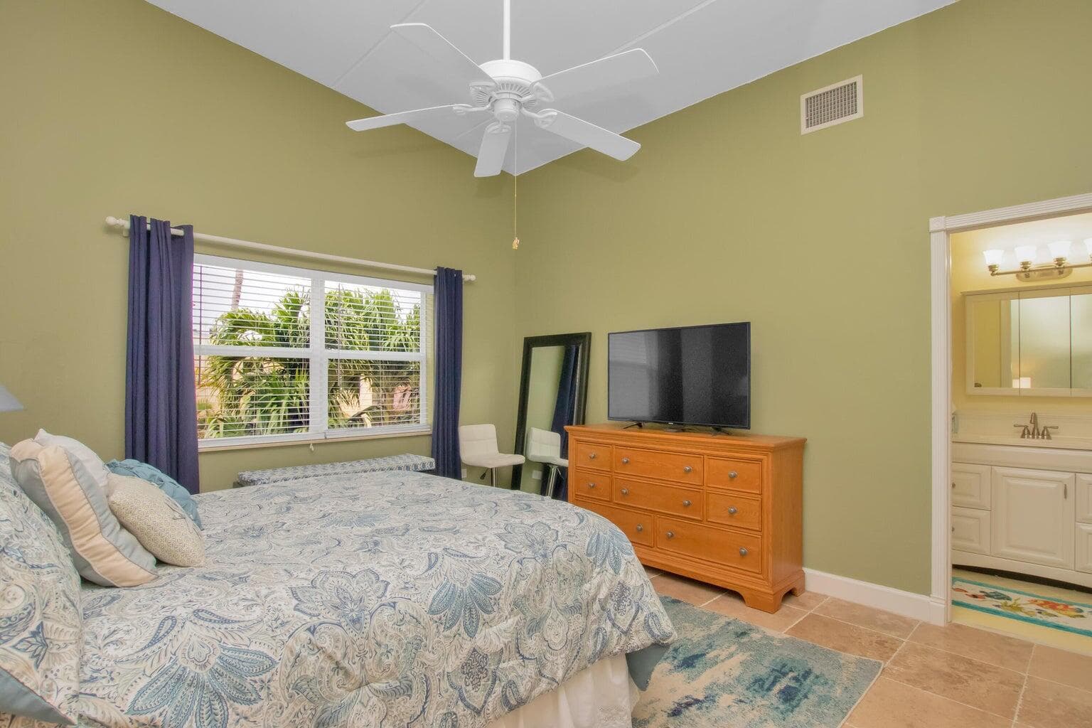 591 Sombrero Beach Road APT 1B photo 19