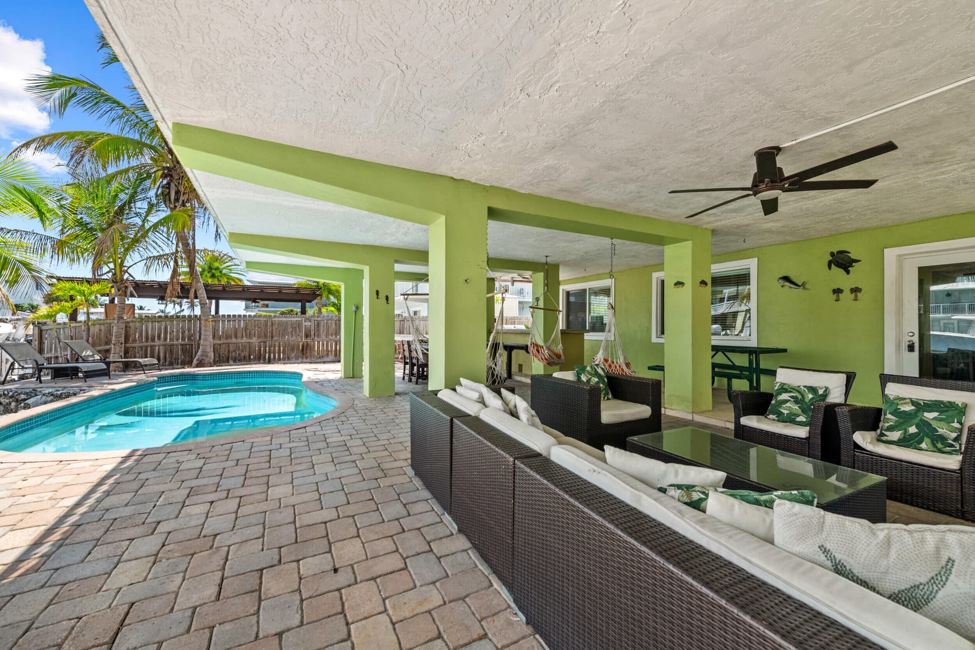 189 Ocean Drive photo 12