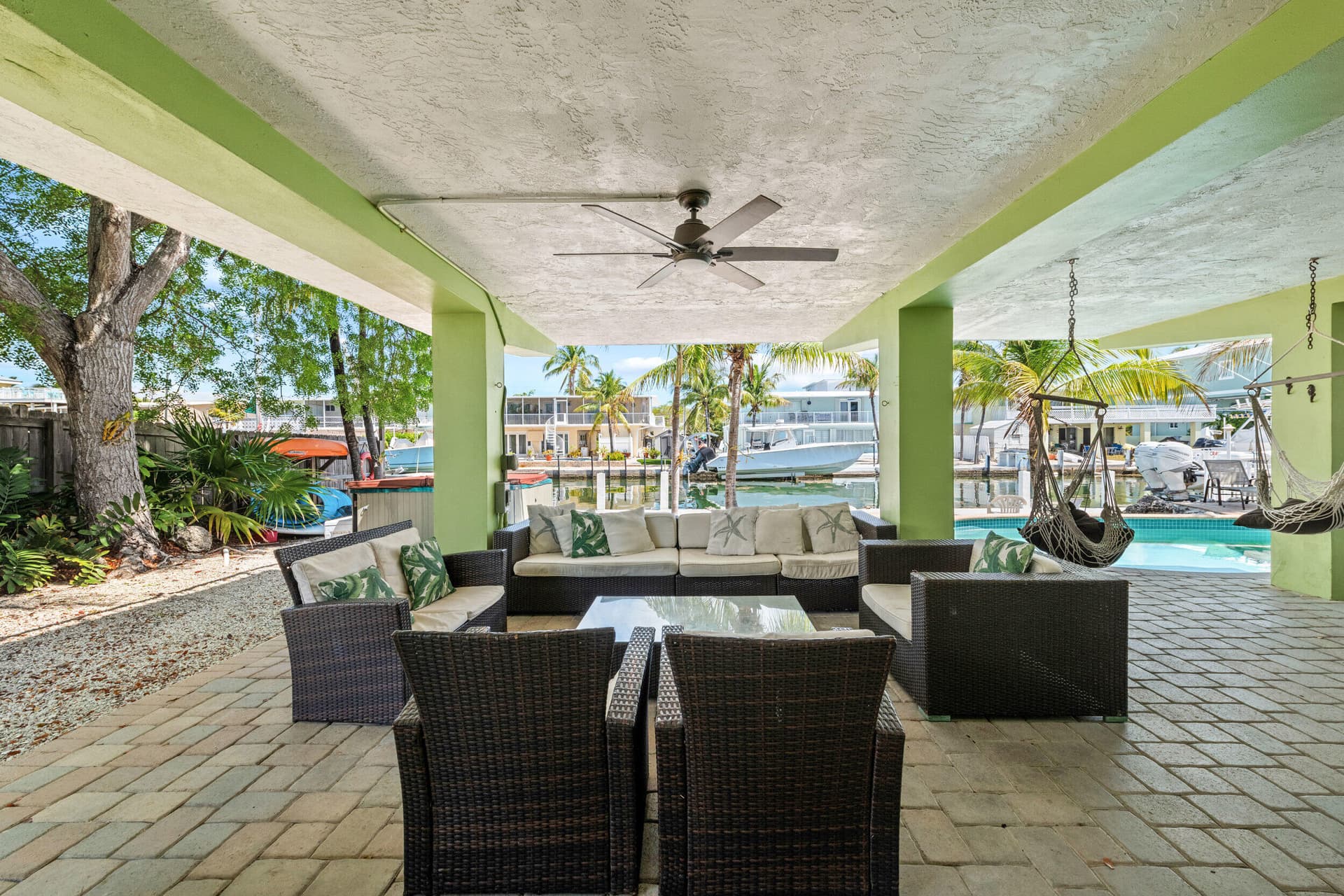 189 Ocean Drive photo 10