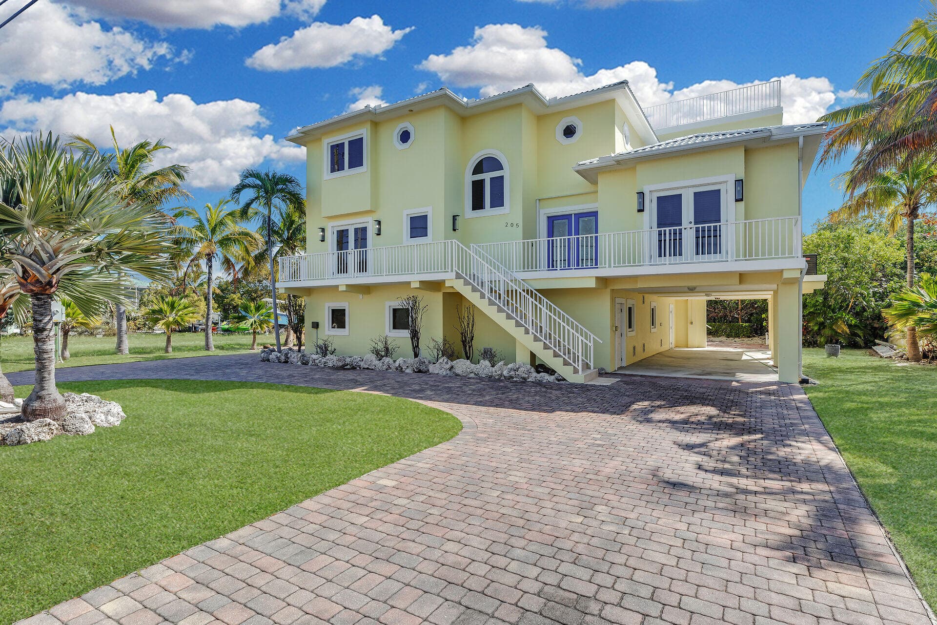 205 Stirrup Key Boulevard photo 2