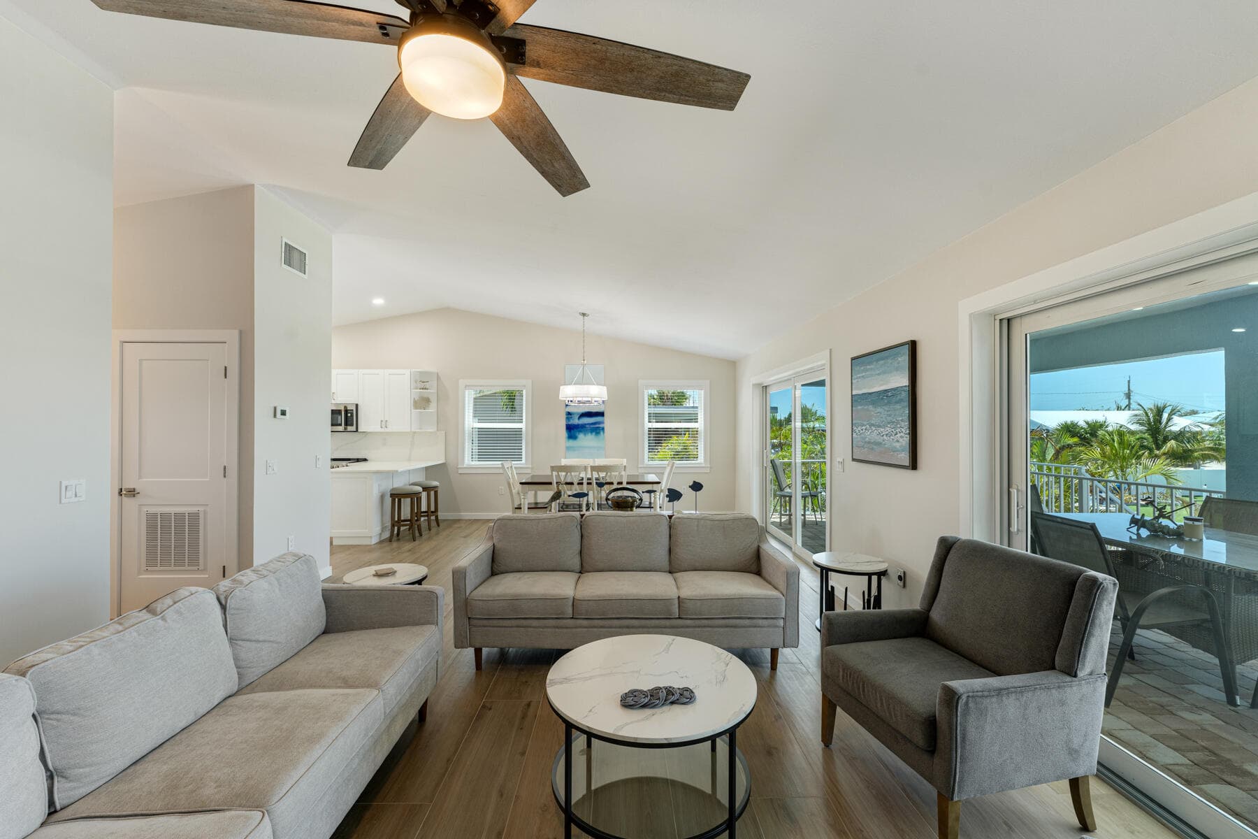 112 Bruce Court photo 6