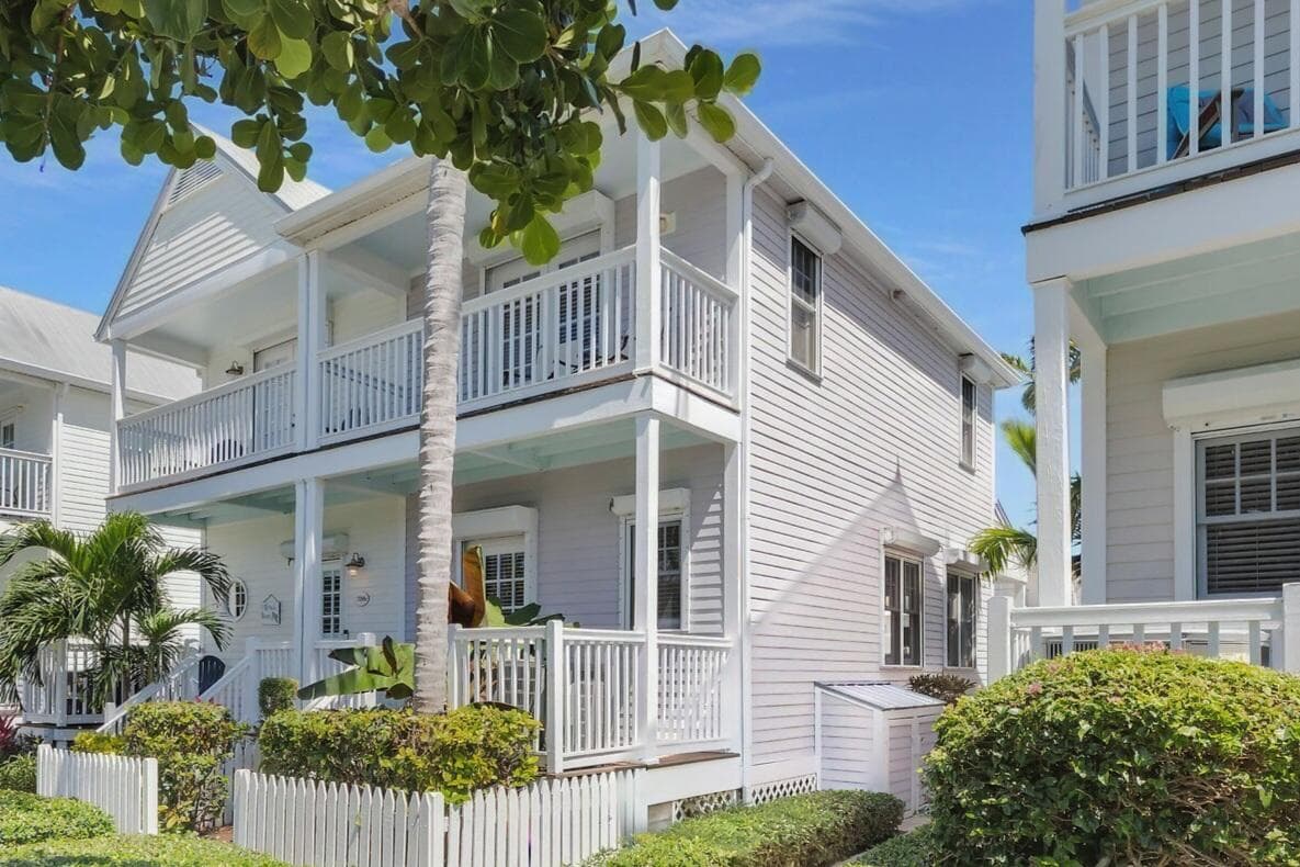 7005 Harbor Village Drive photo 4