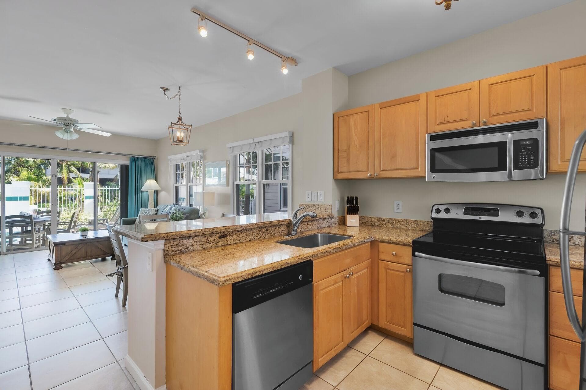 7005 Harbor Village Drive photo 13