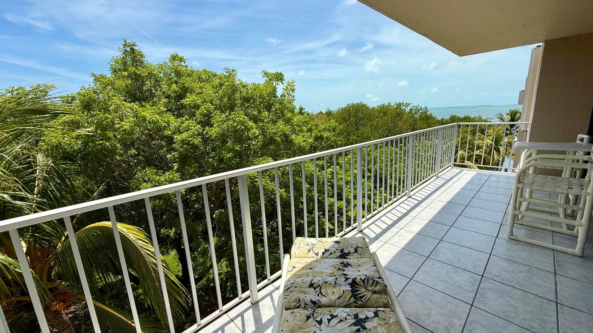 88500 Overseas Highway APT 424 photo 3