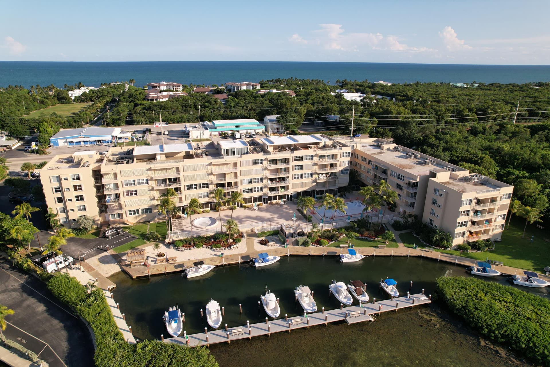 88500 Overseas Highway APT 424 photo 16