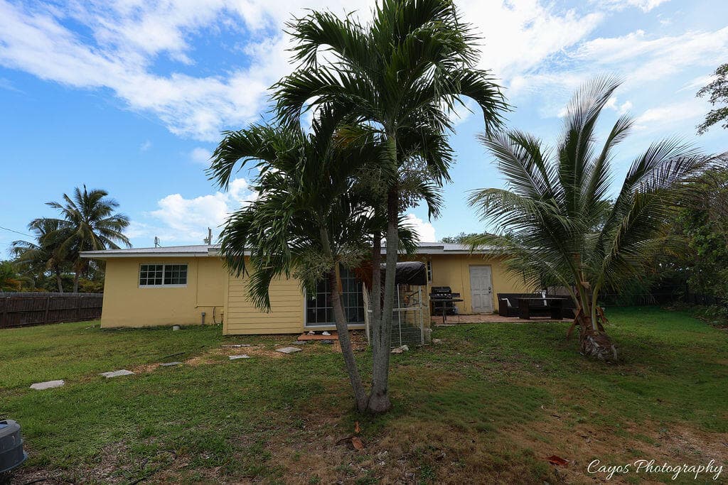 30525 Winifred Street photo 9