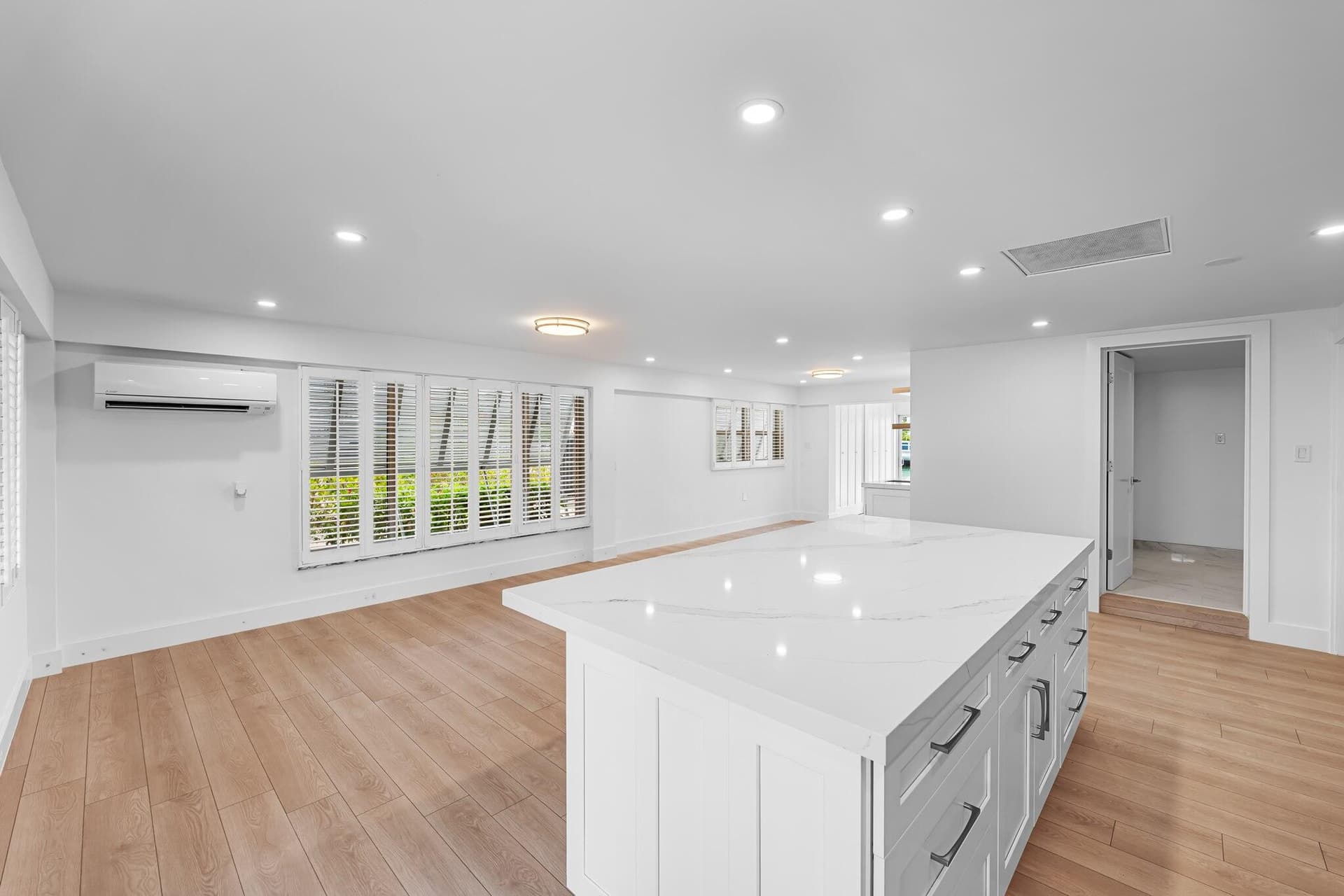 248 W Seaview Drive photo 5