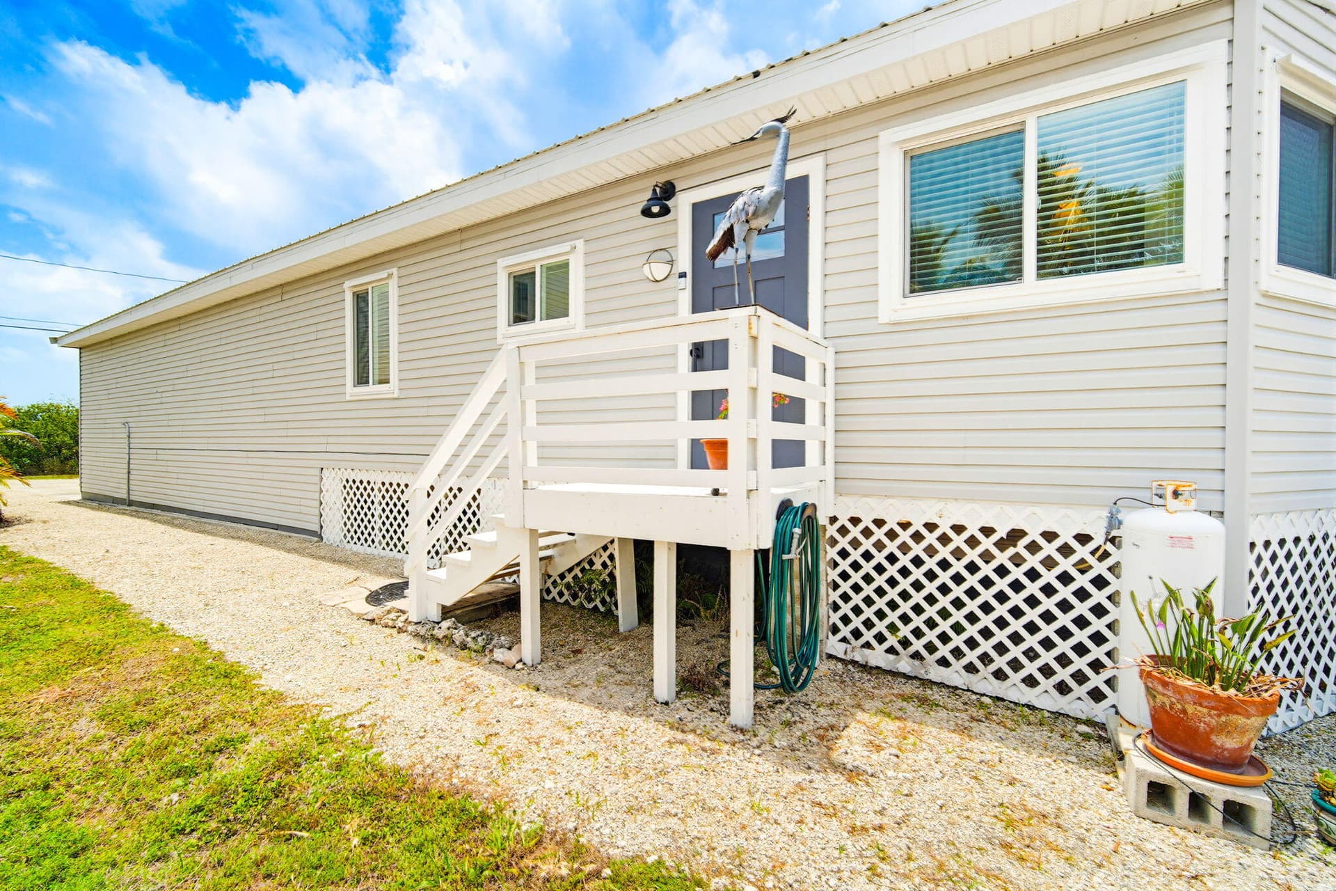 342 Boundary Lane photo 6