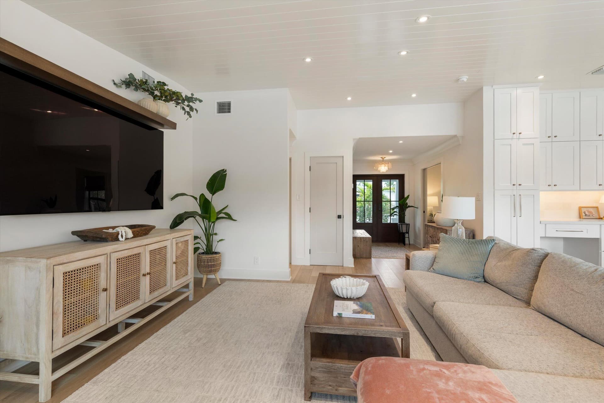 1 Bougainvillea Avenue photo 13