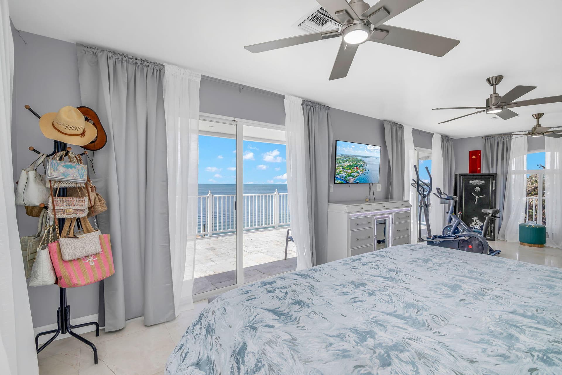 8070 Gulfstream Boulevard photo 6