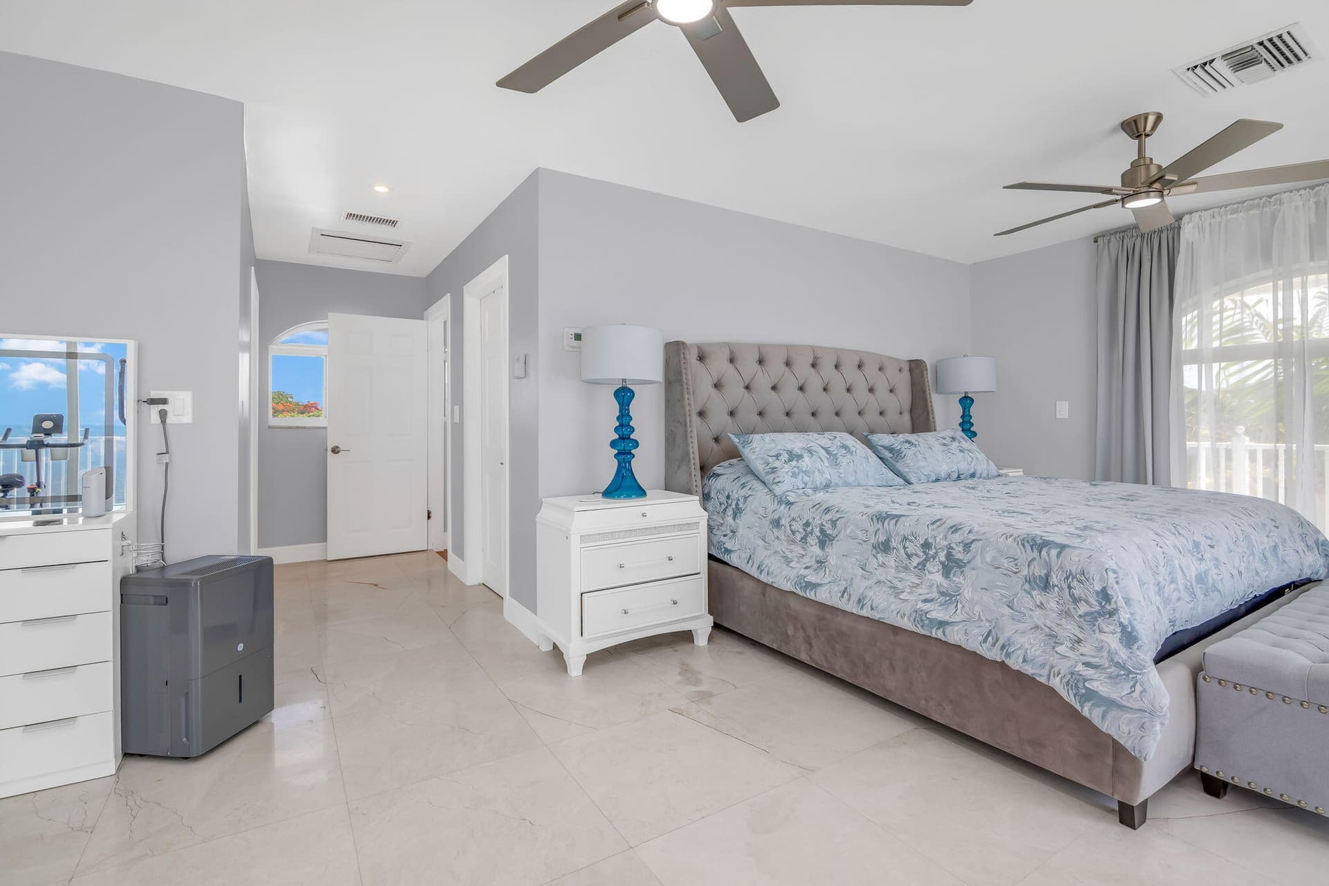 8070 Gulfstream Boulevard photo 9