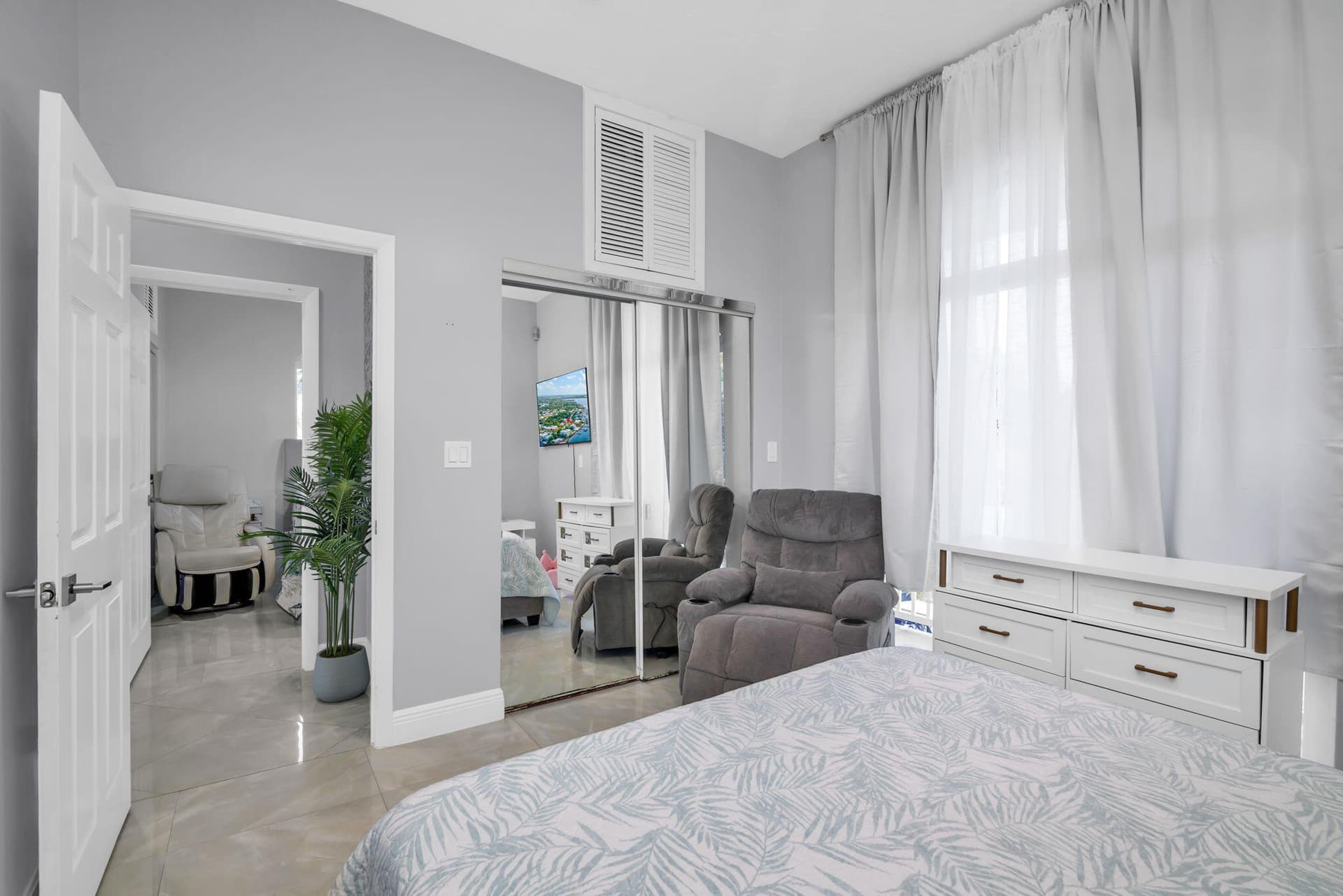8070 Gulfstream Boulevard photo 14