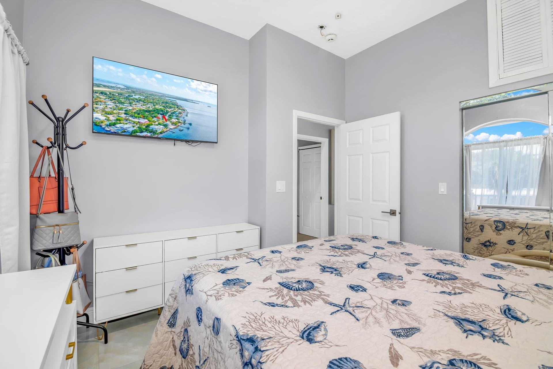 8070 Gulfstream Boulevard photo 16