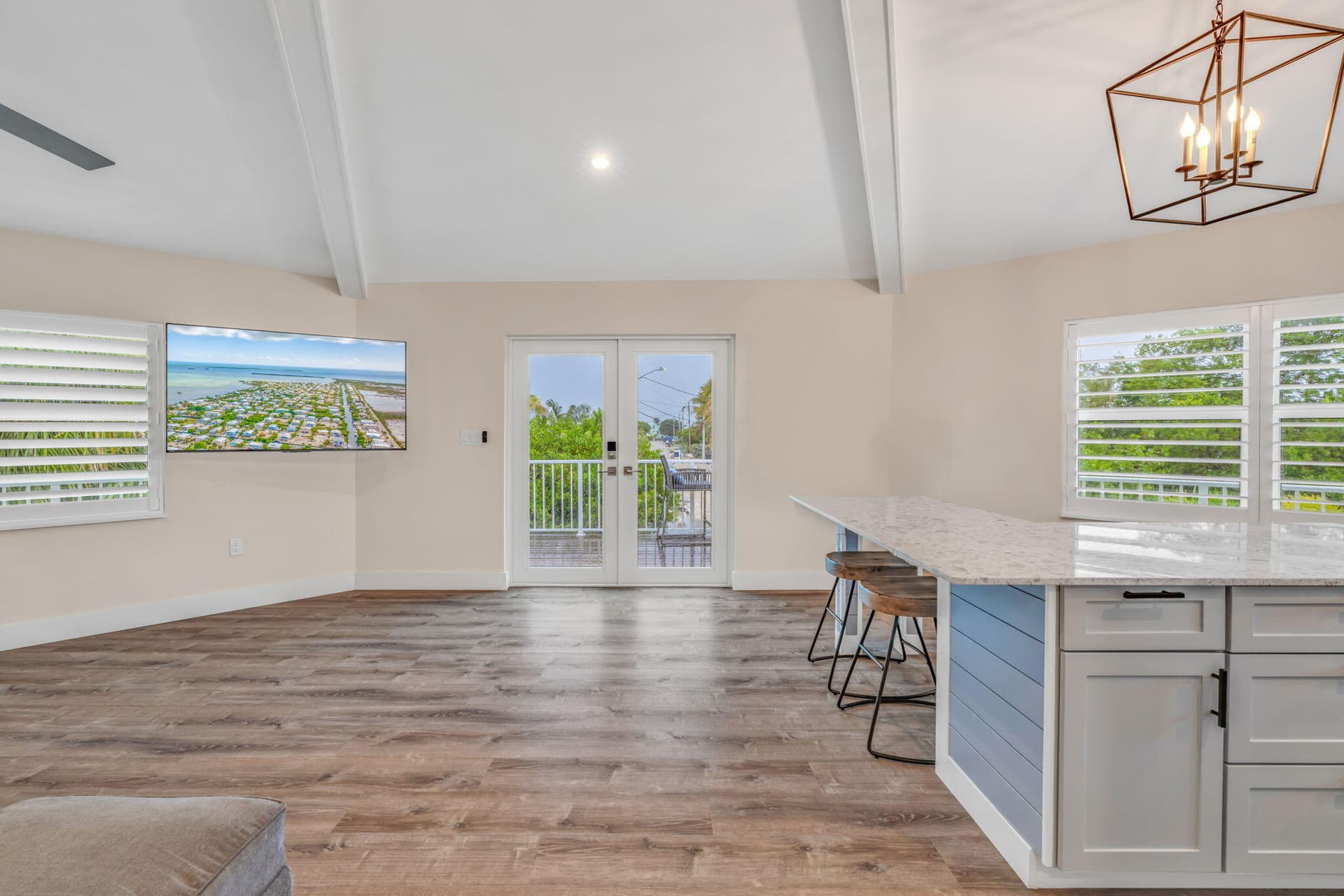 273 Indies Road photo 7