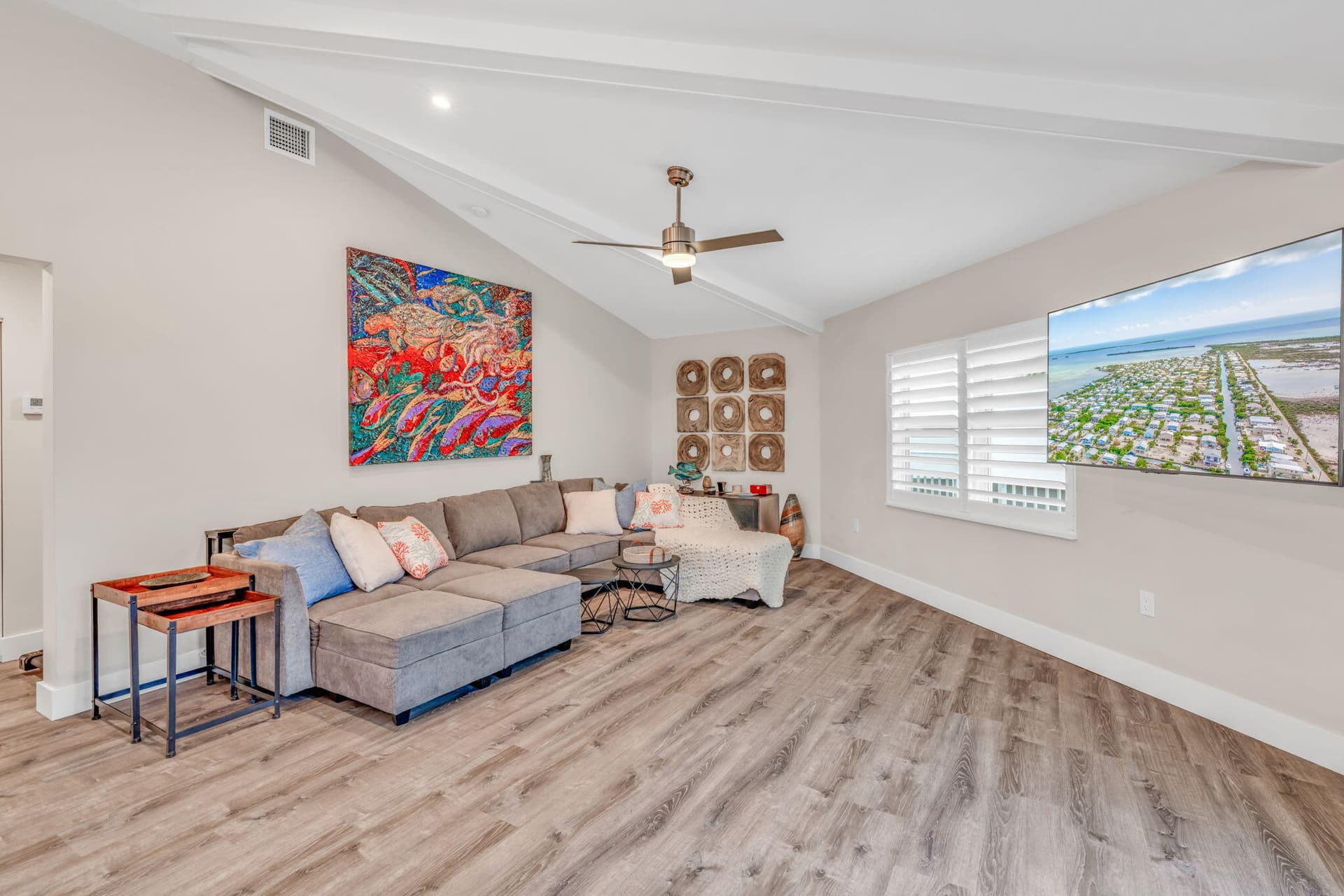 273 Indies Road photo 10