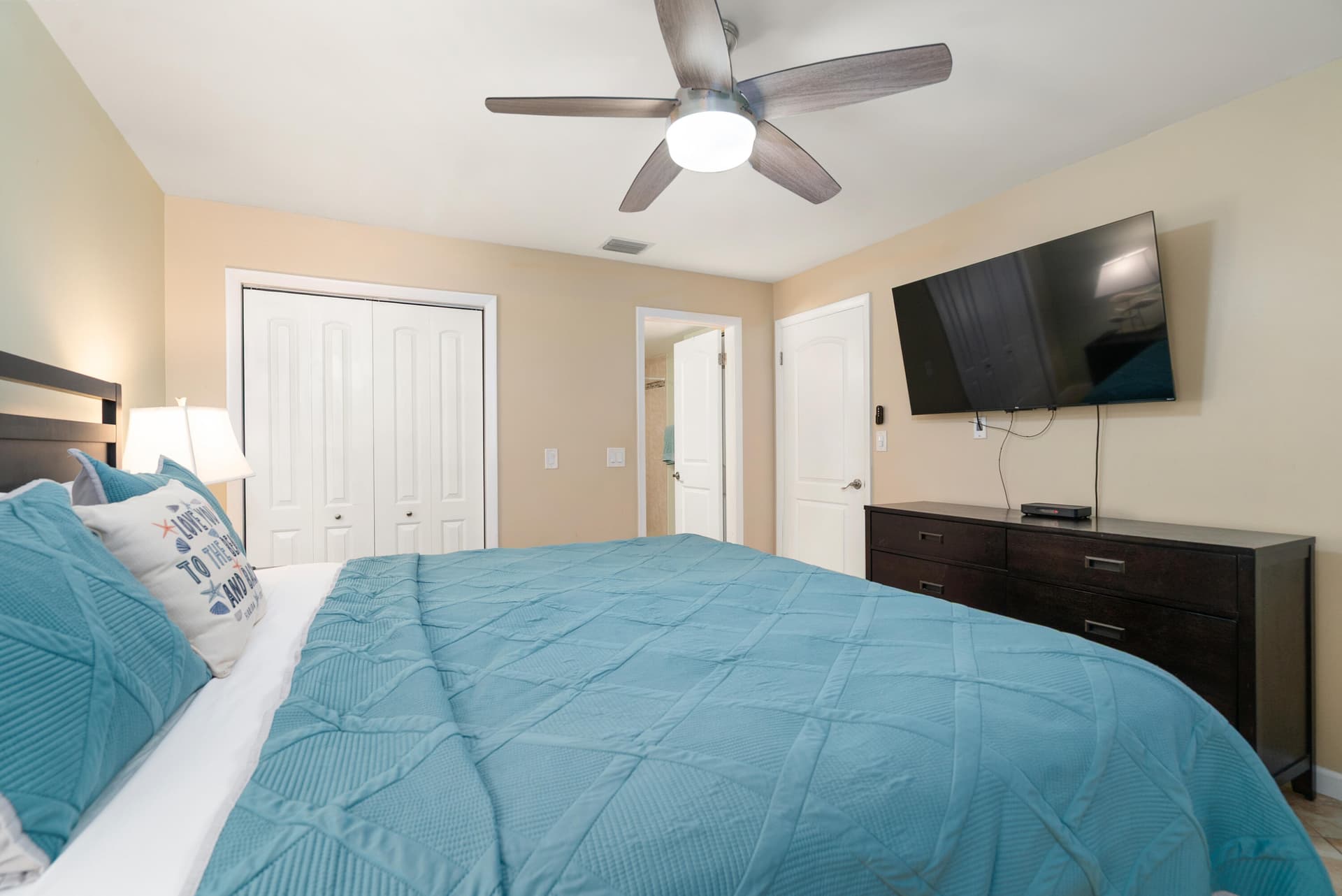 500 Burton Drive 1415 photo 14