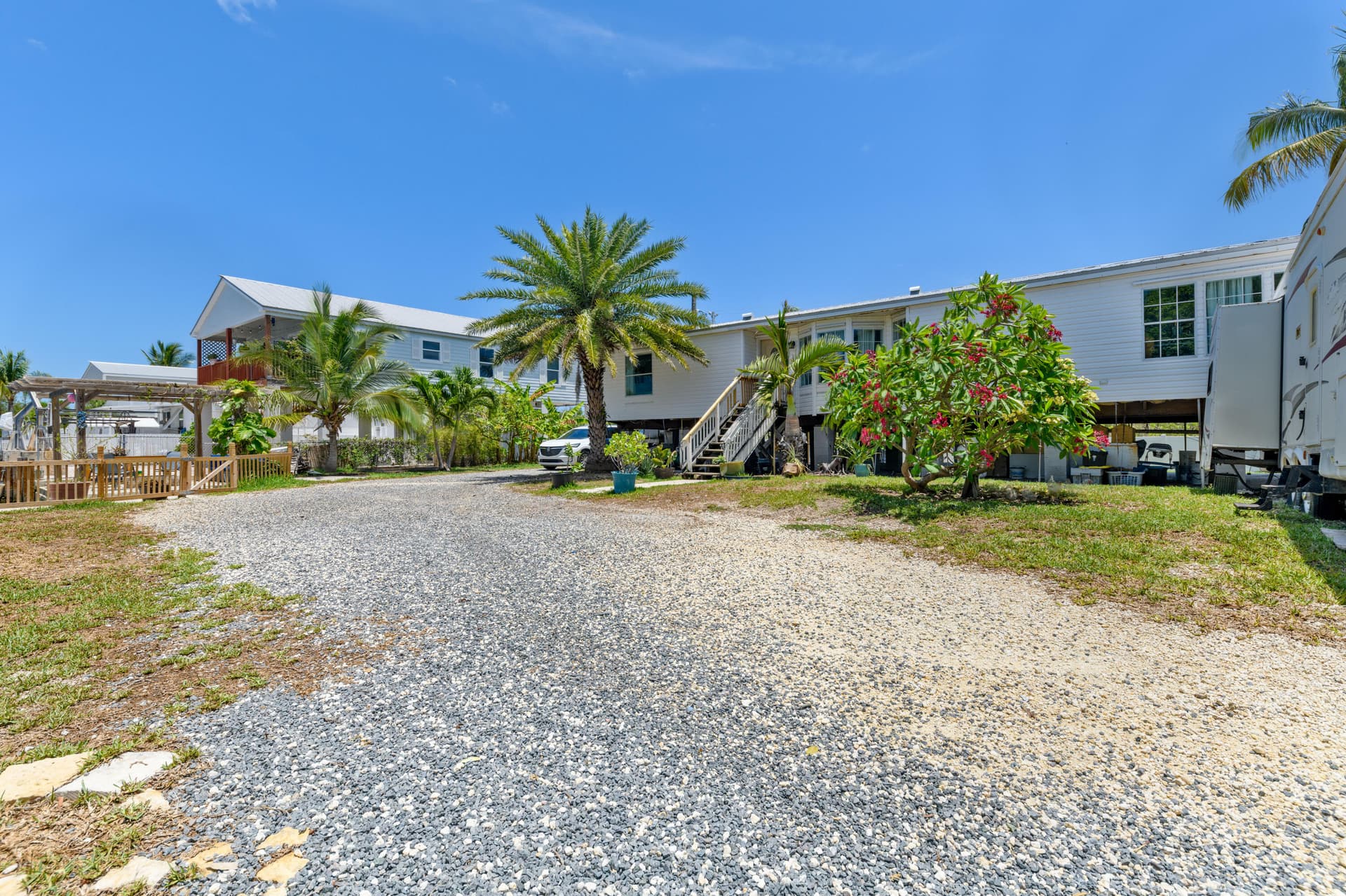 1 Riviera Drive photo 24