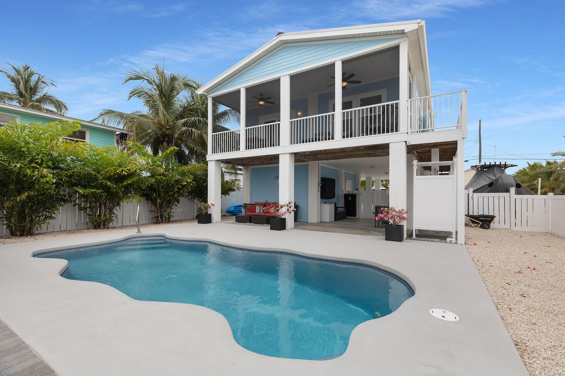 559 Powell Avenue photo 3