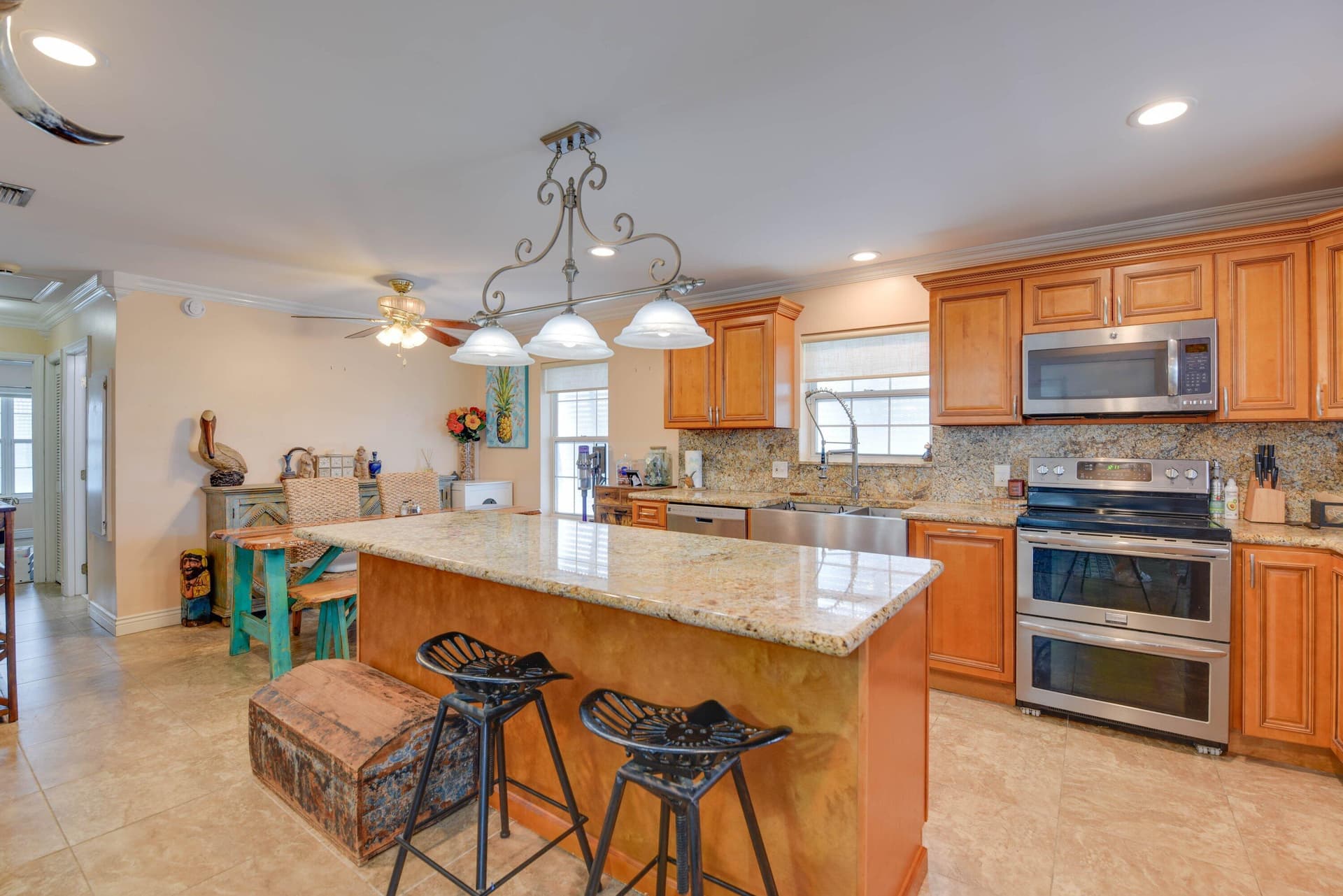 706 E Caribbean Drive photo 5