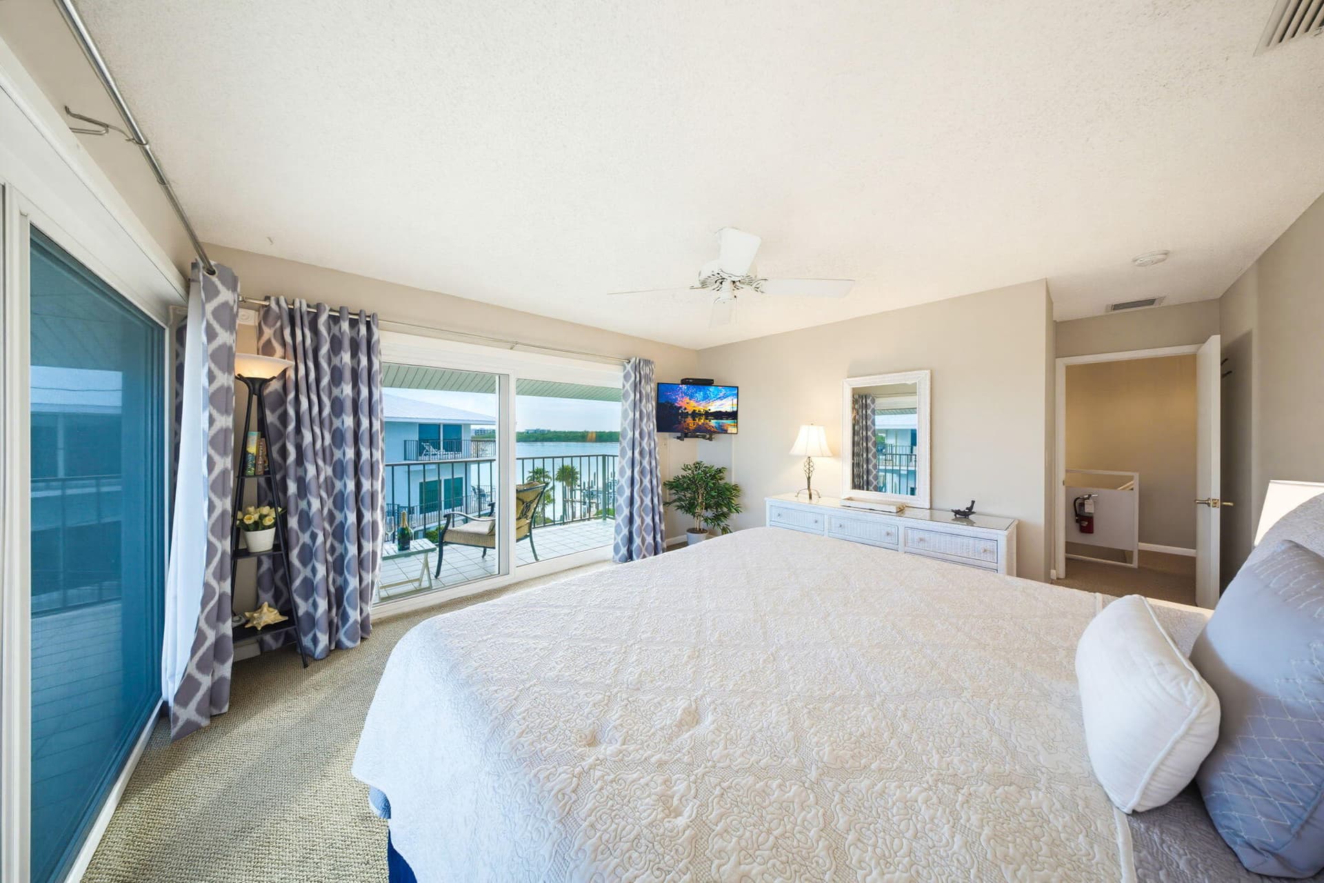 12690 Overseas Highway APT 310 photo 21