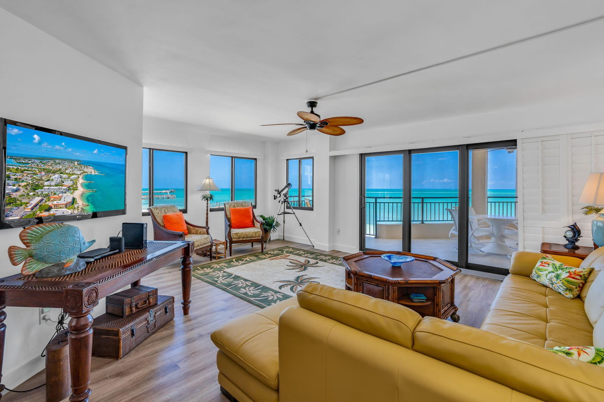 1001 W Ocean Drive 1-202 photo 2