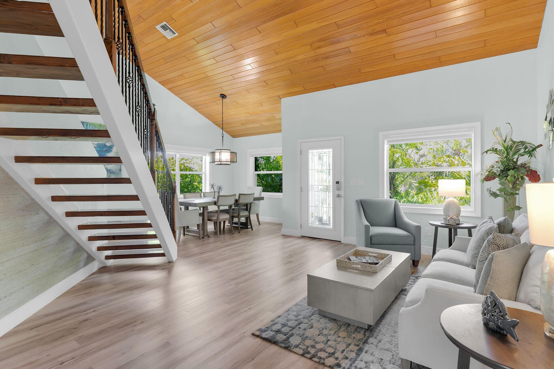 180 Ana Court photo 4