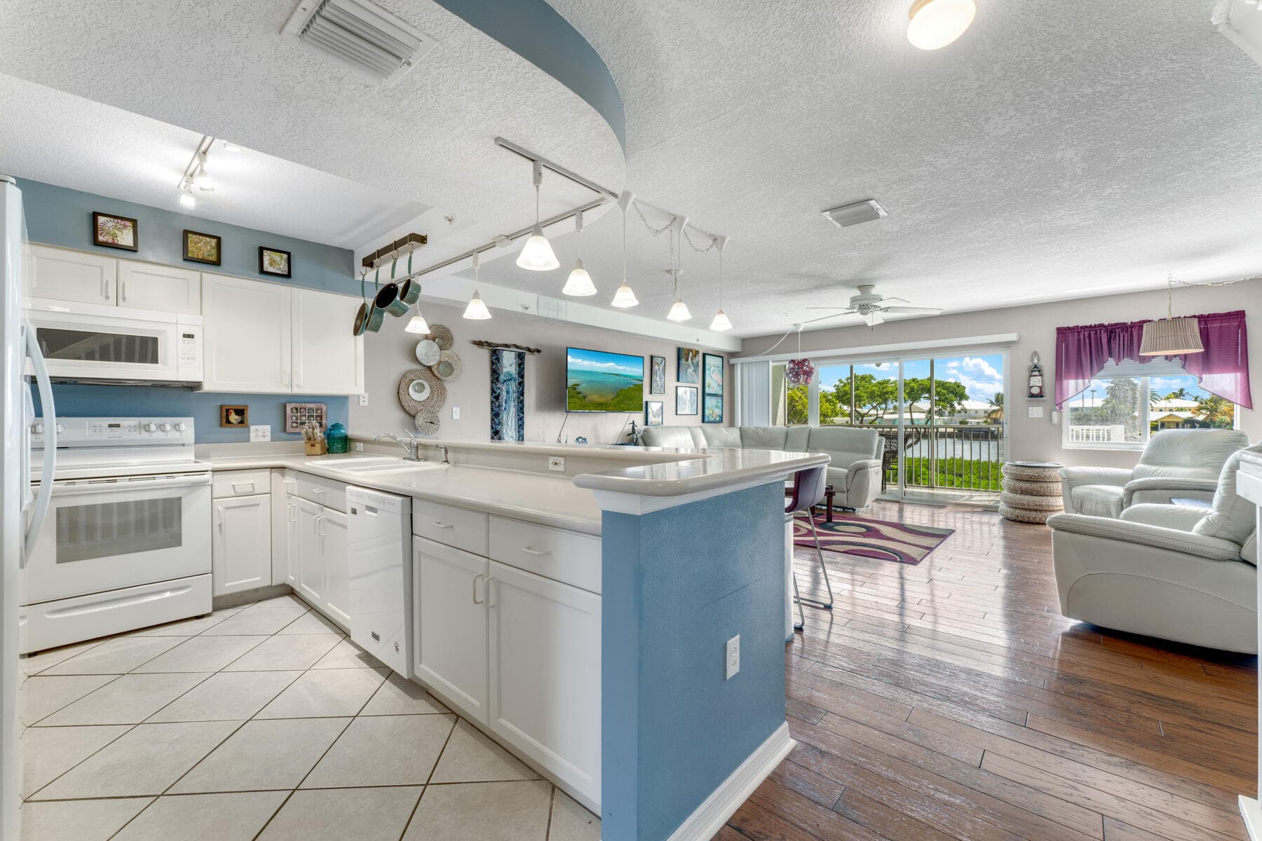 95 Coco Plum Unit Drive 4B photo 17