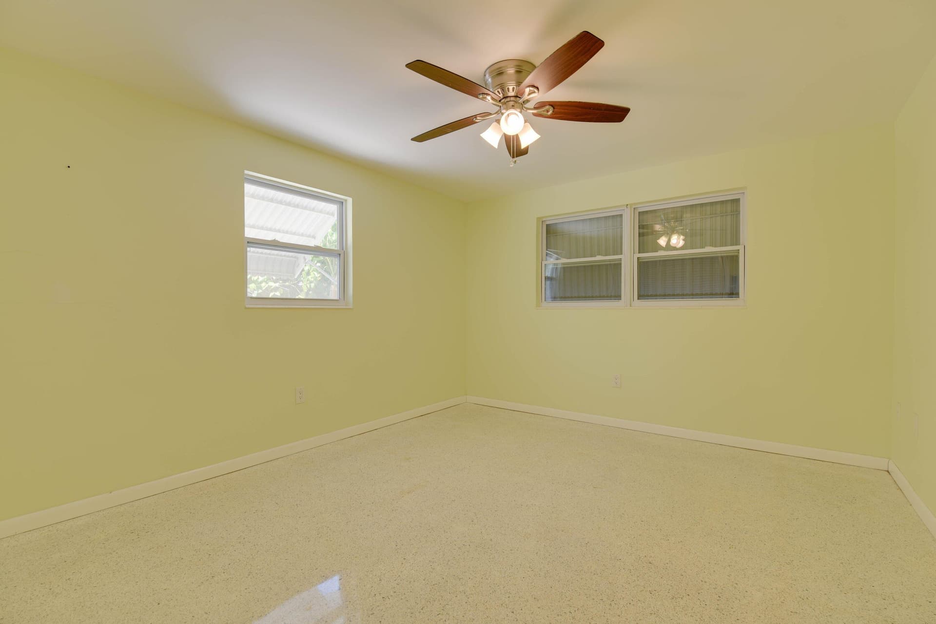 466 W Shore Drive photo 17