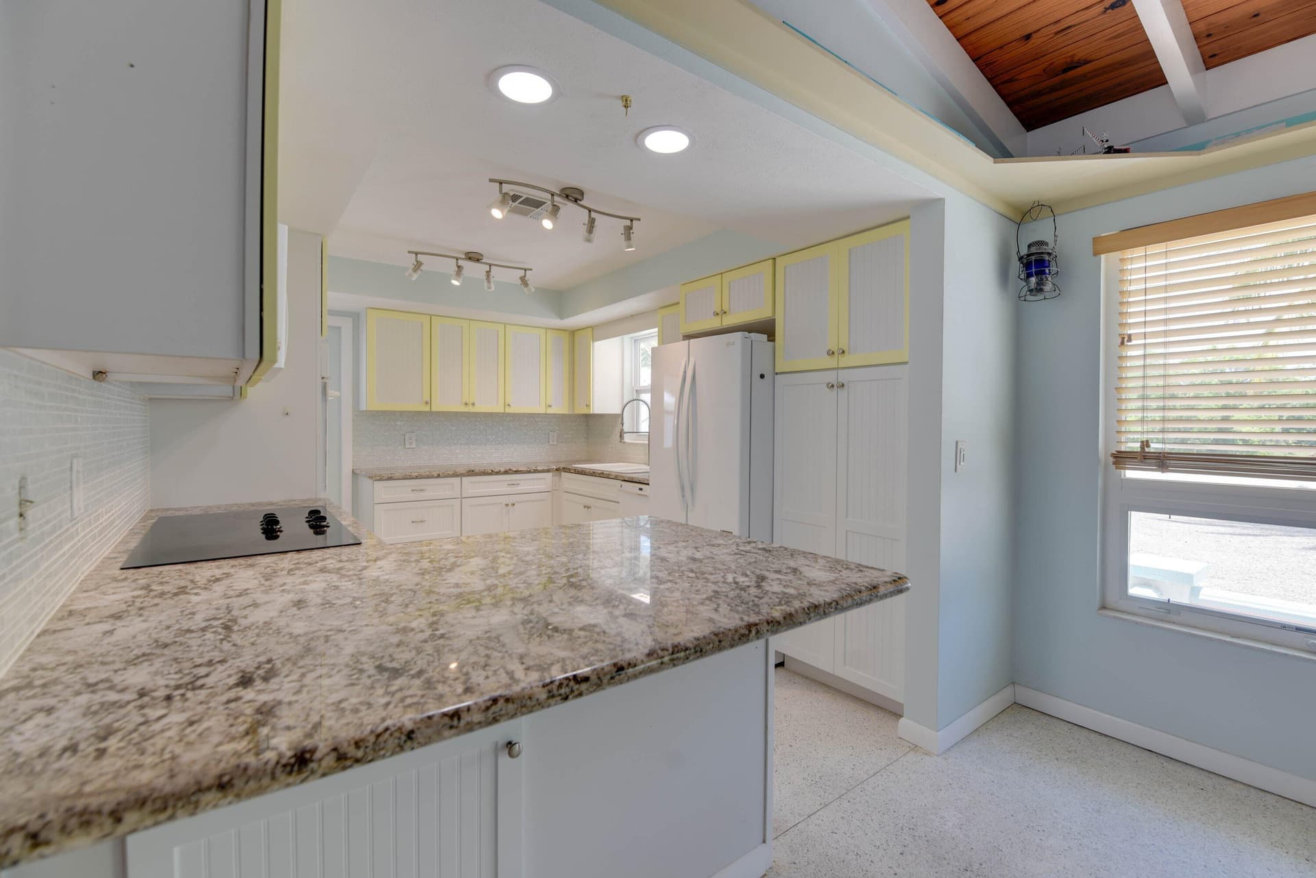 466 W Shore Drive photo 6