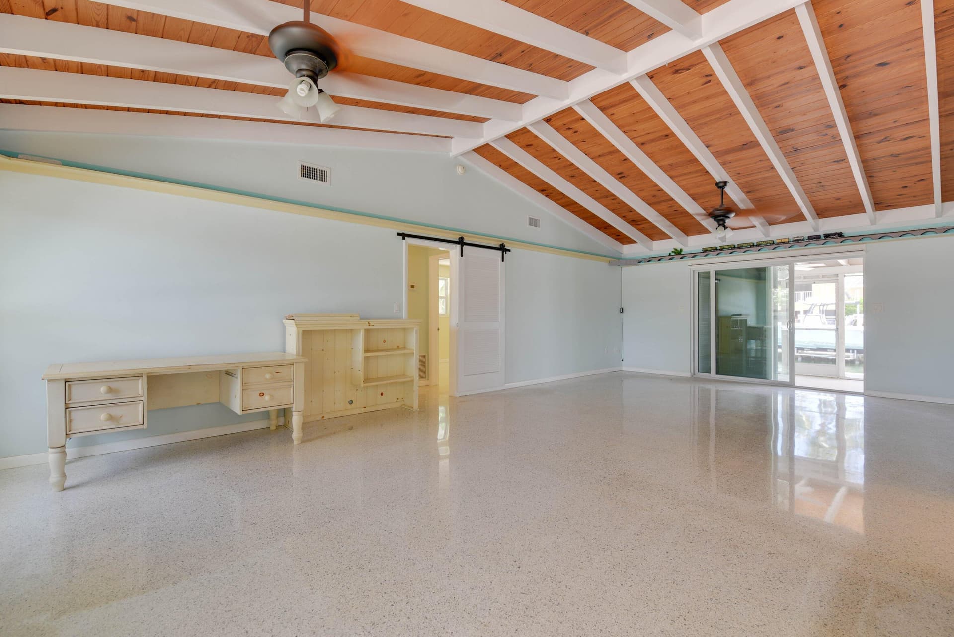 466 W Shore Drive photo 7