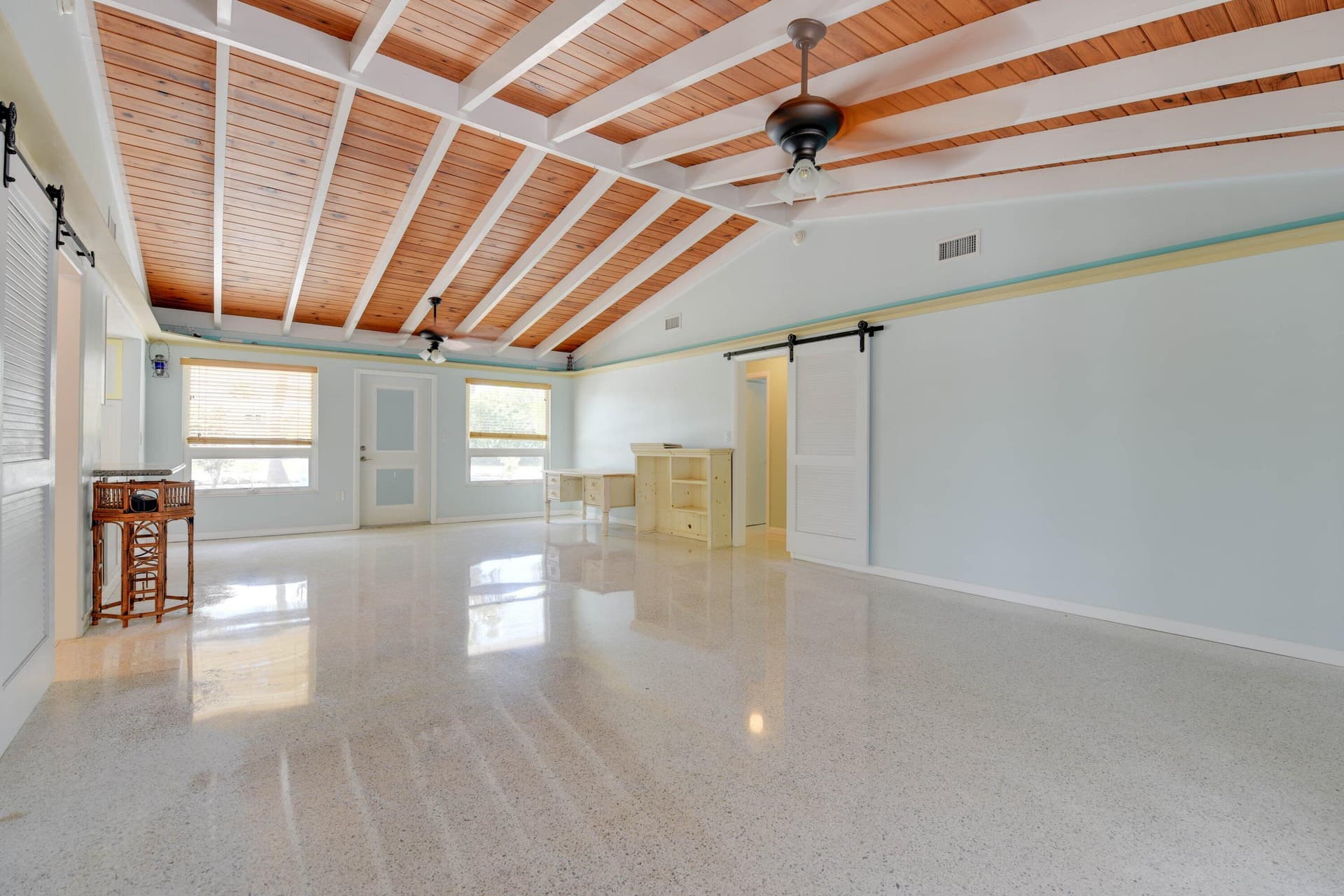 466 W Shore Drive photo 9