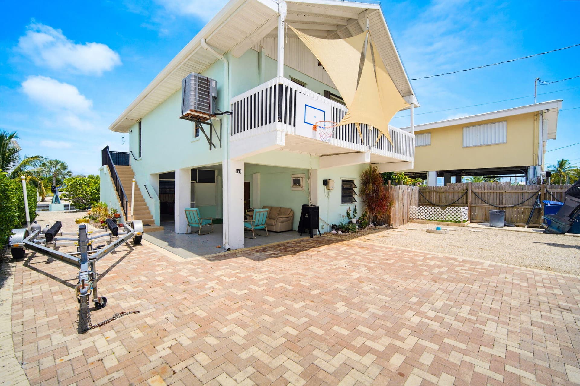 629 Powell Avenue photo 7