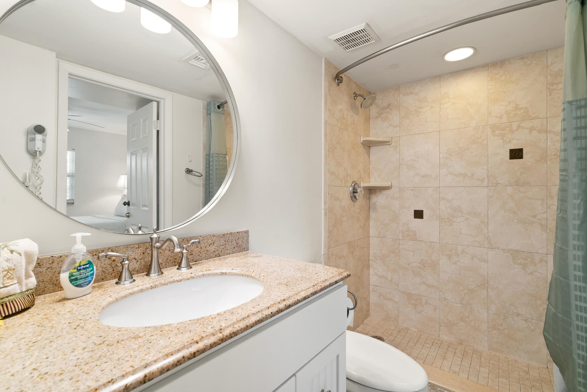 500 Burton Drive 4206 photo 7