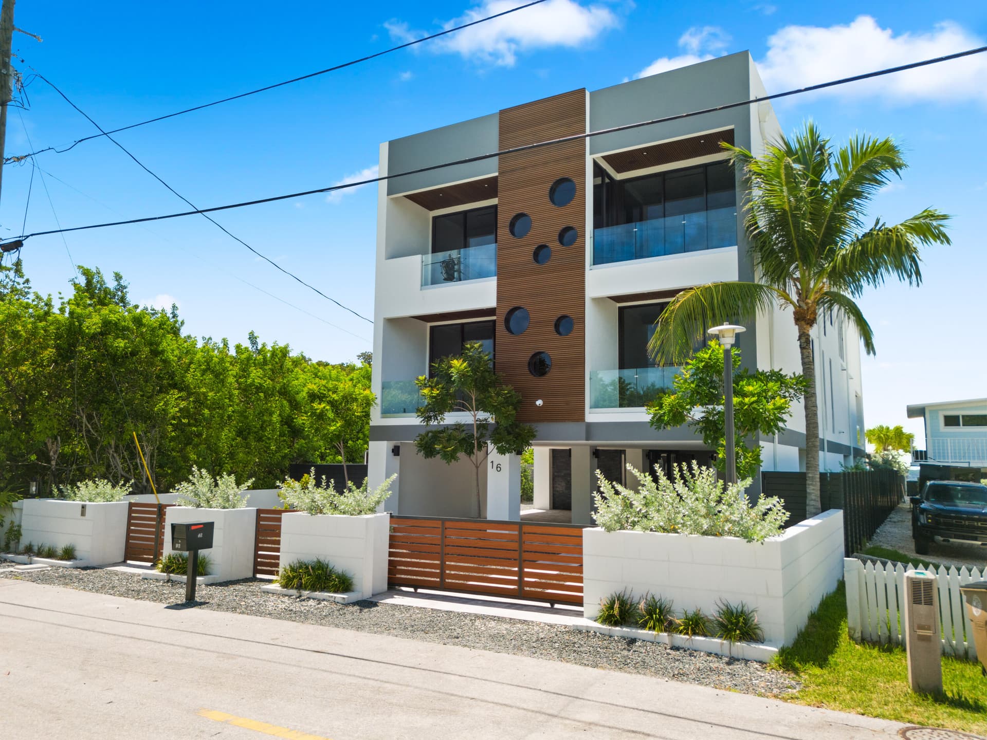 16 Seaside Ave photo 10