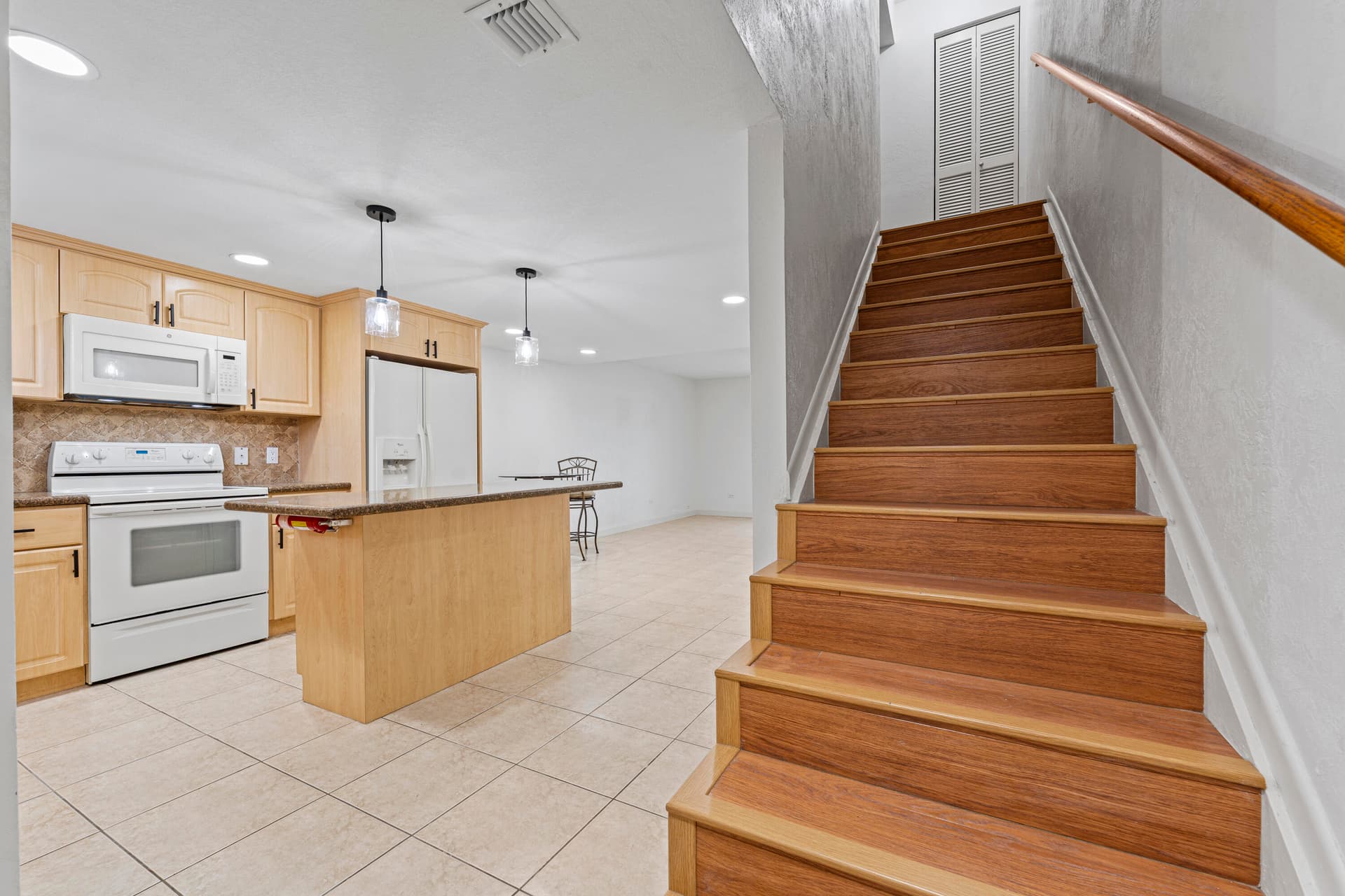 92550 Overseas Highway APT 214 photo 18
