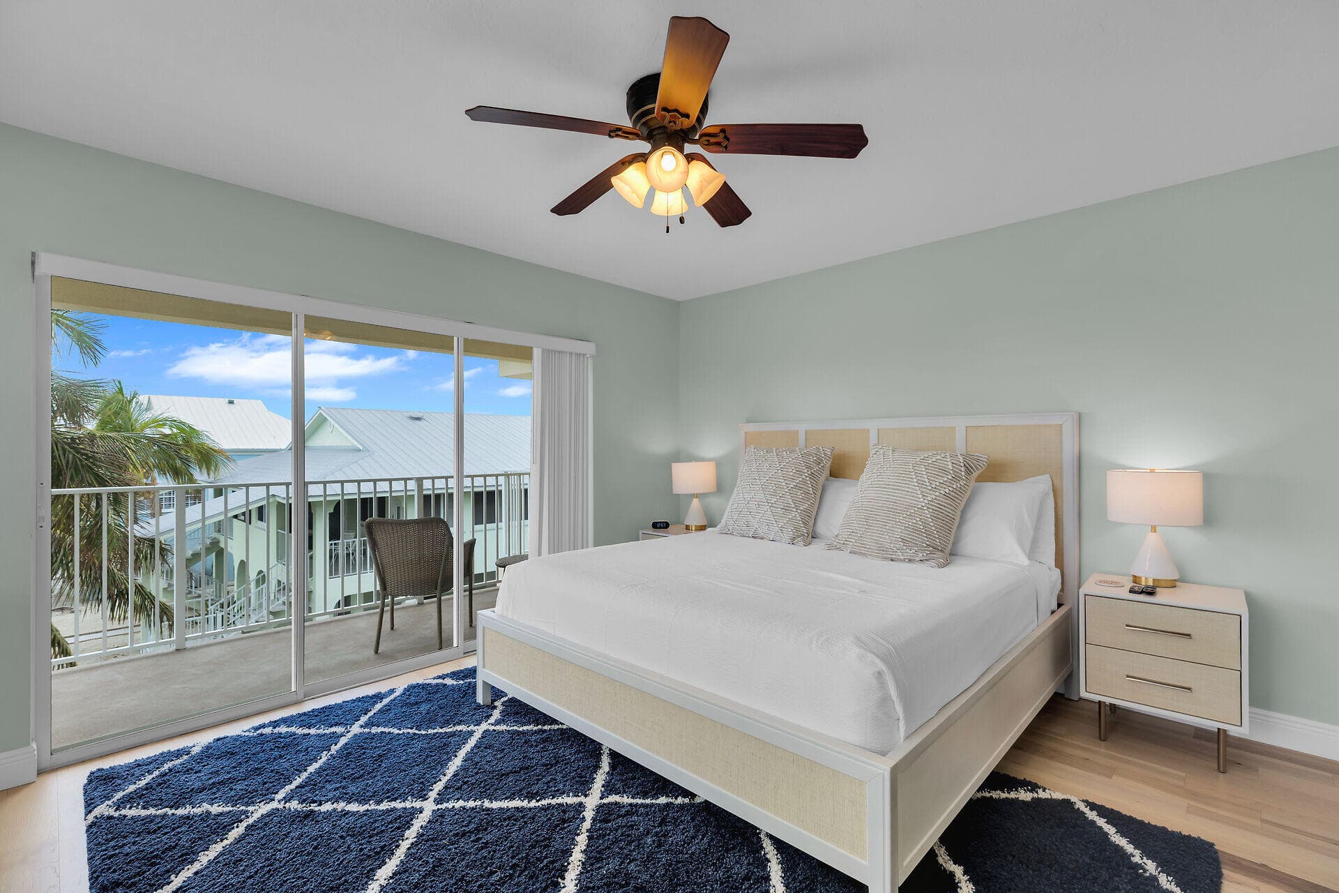 315 E Ocean Drive photo 16