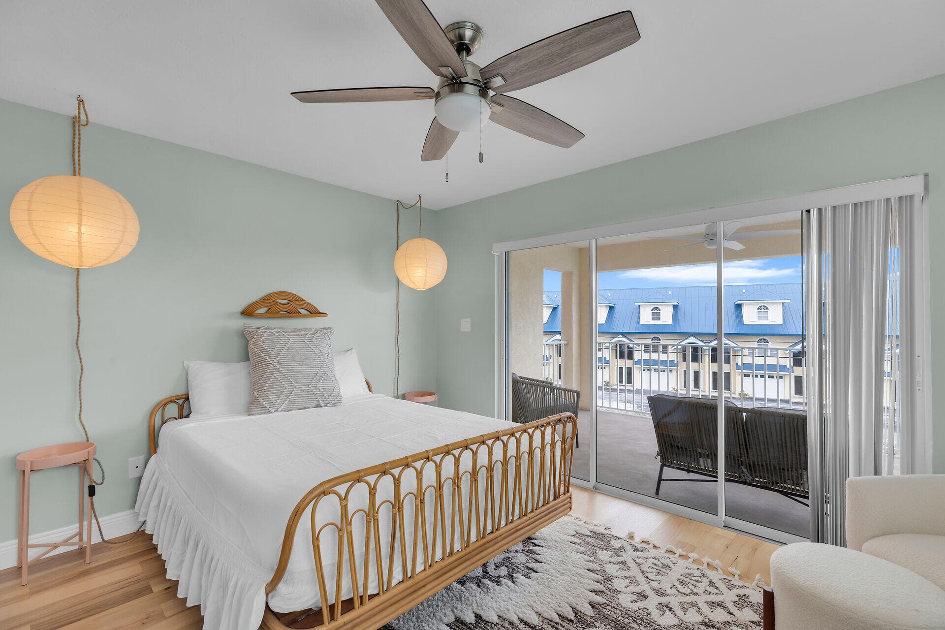 315 E Ocean Drive photo 19