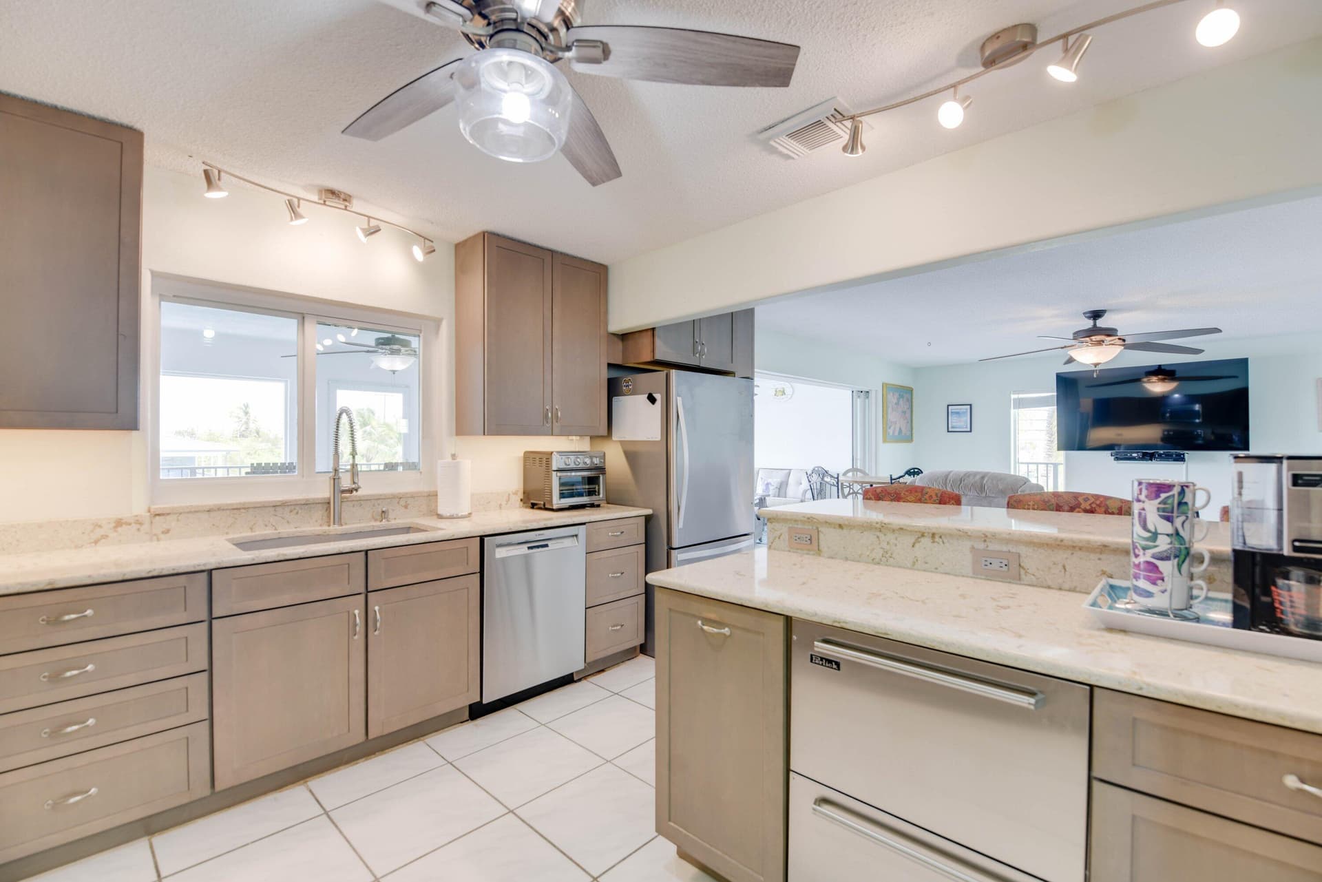 887 Bay Drive photo 8