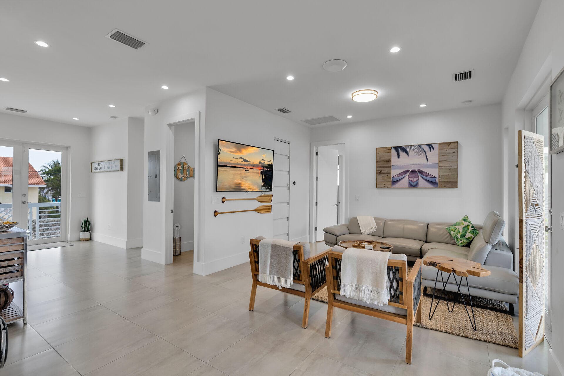 211 Bruce Court photo 16