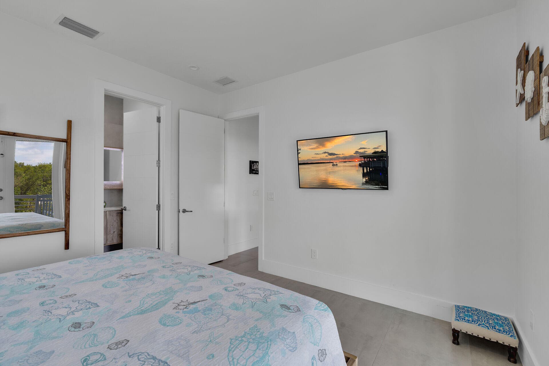 211 Bruce Court photo 24