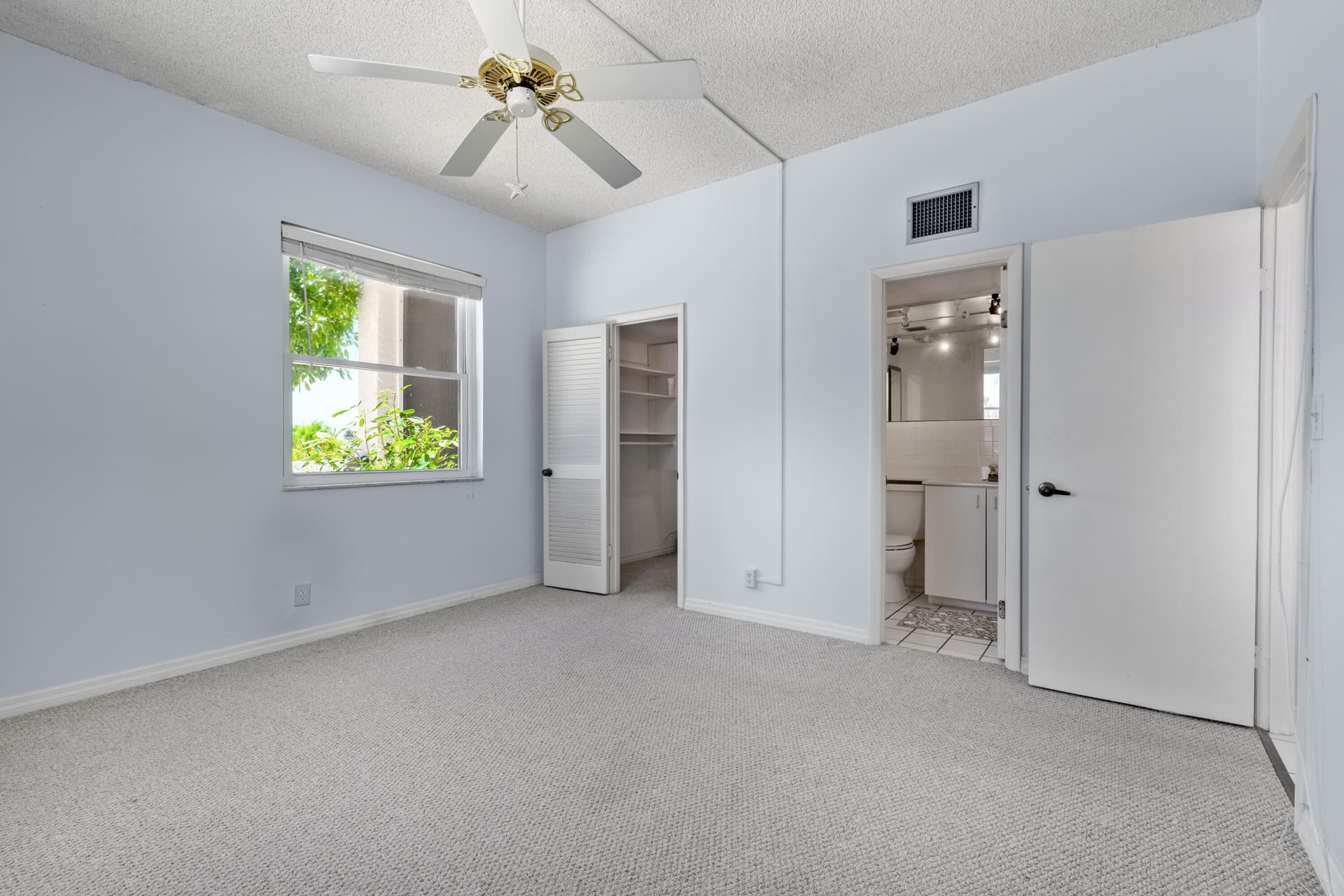 2000 Coco Plum Drive 106 photo 13