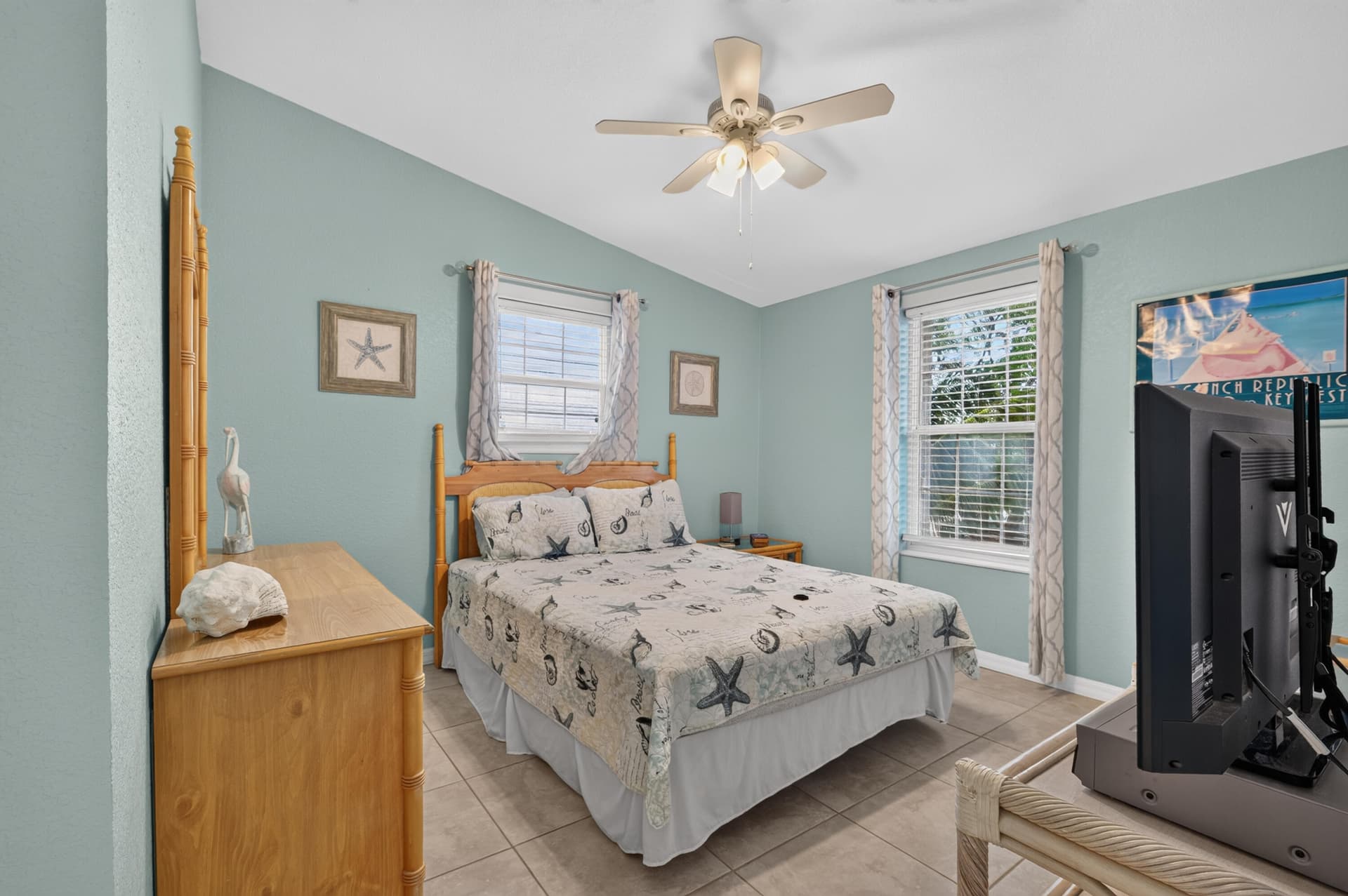 342 Spanish Main Drive photo 5