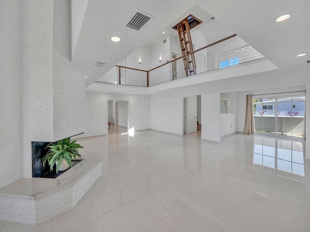 157 Valencia Drive photo 9