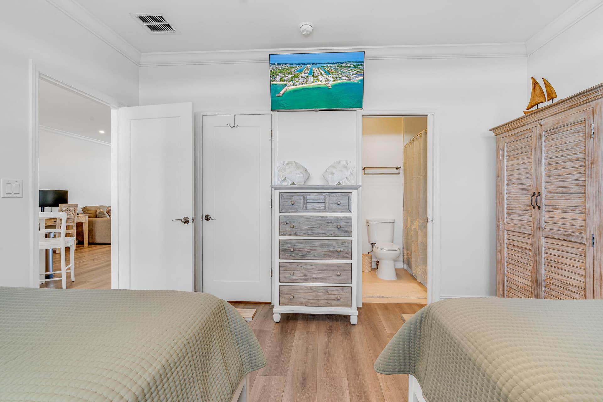 501 E Ocean Drive 28 photo 13