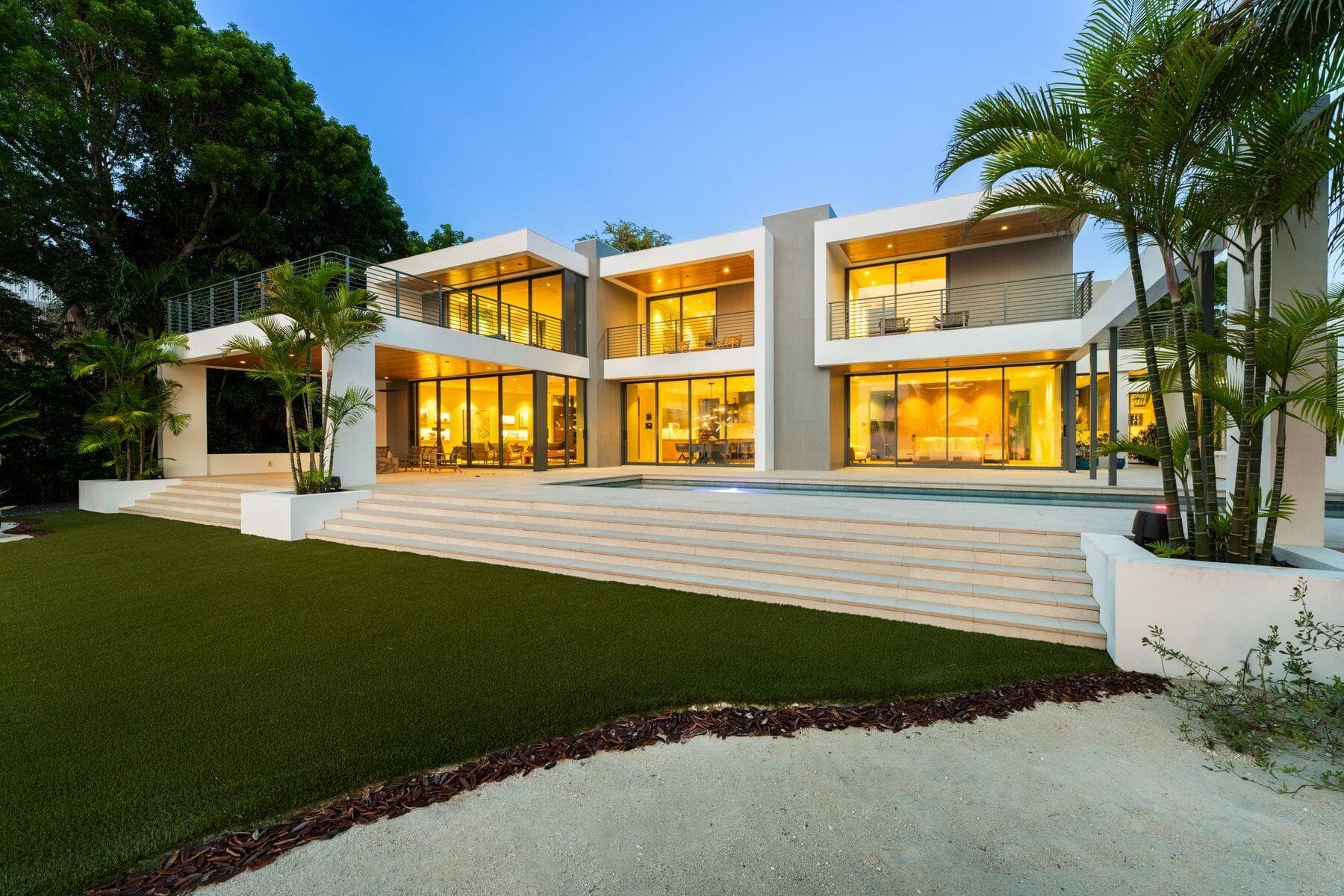 19 Avacado Street photo 1